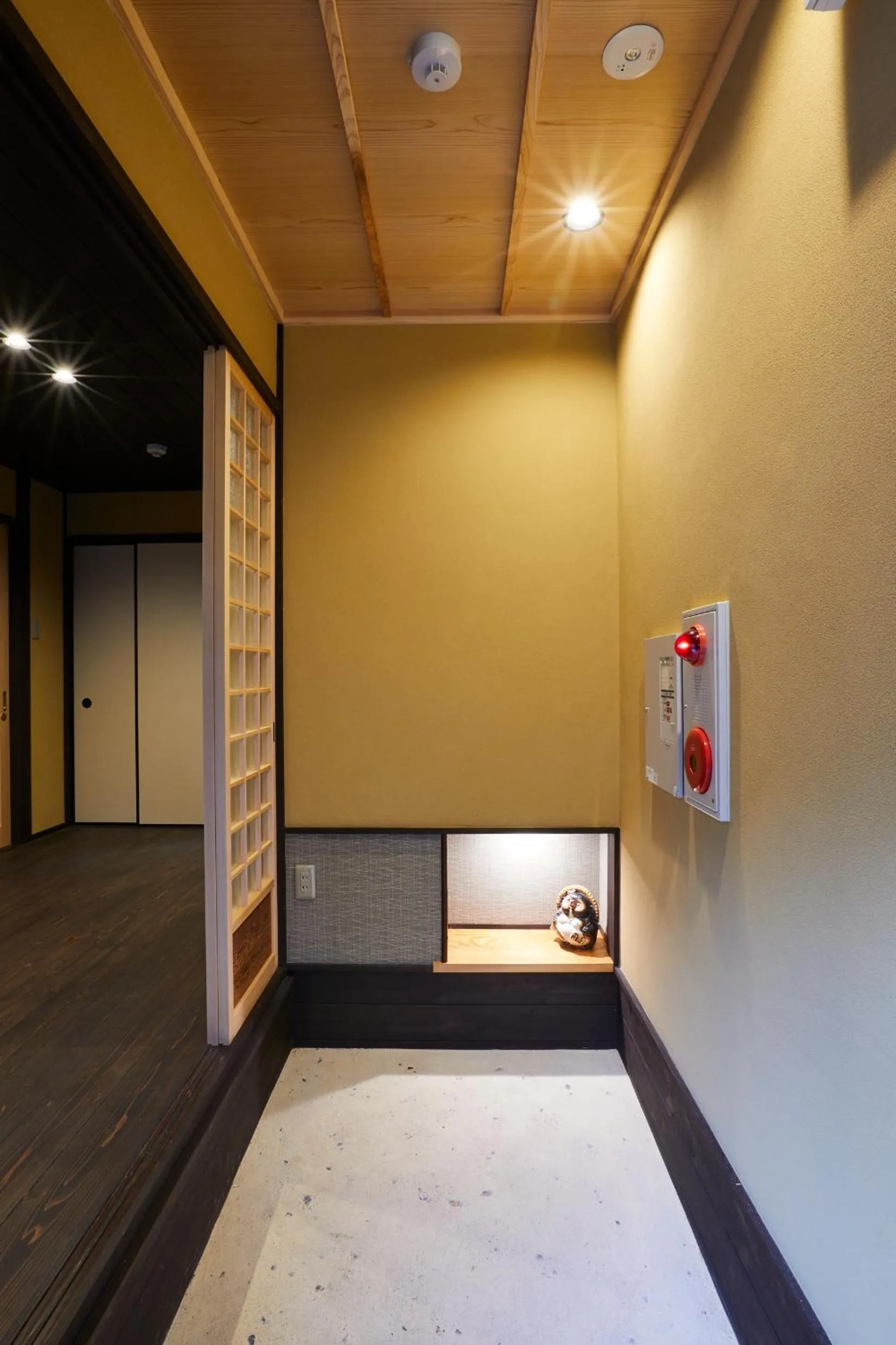 Decorative detail, Bed in Miro Hachijo Uchidacho Tei