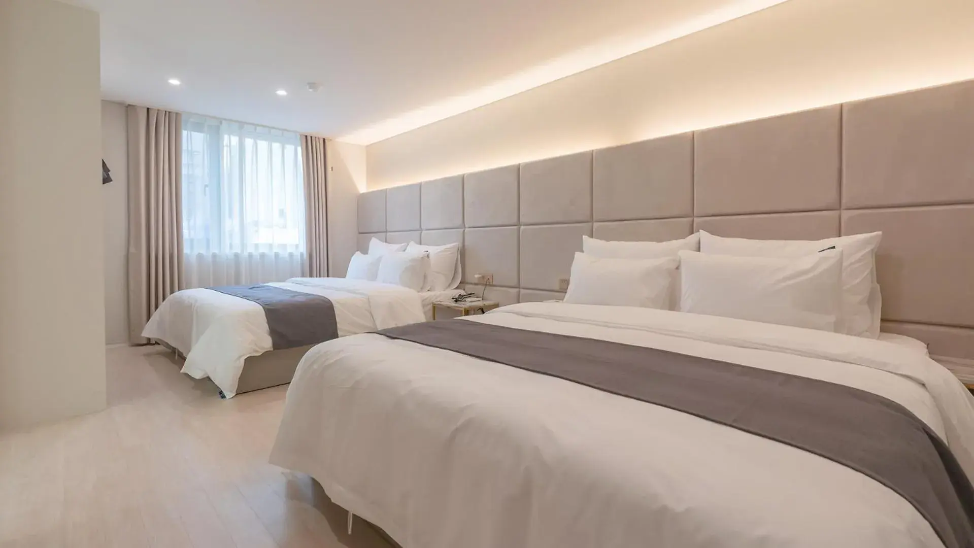 Superior Twin Room in Denbasta Central Hotel Seomyeon Superior Twin Room in Denbasta Central Hotel Seomyeon