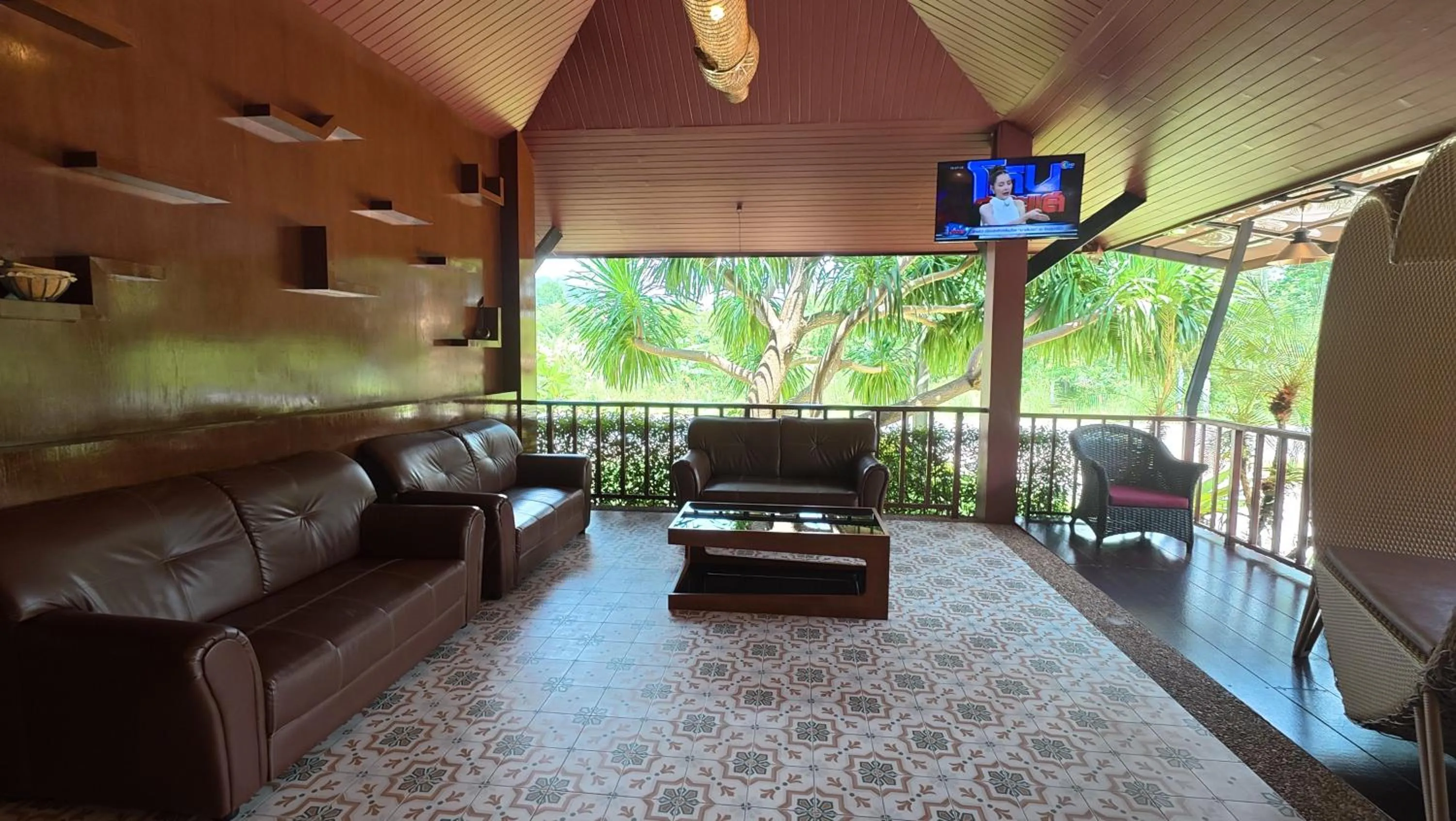 Communal lounge/ TV room in Palm Kiri Aonang Resort