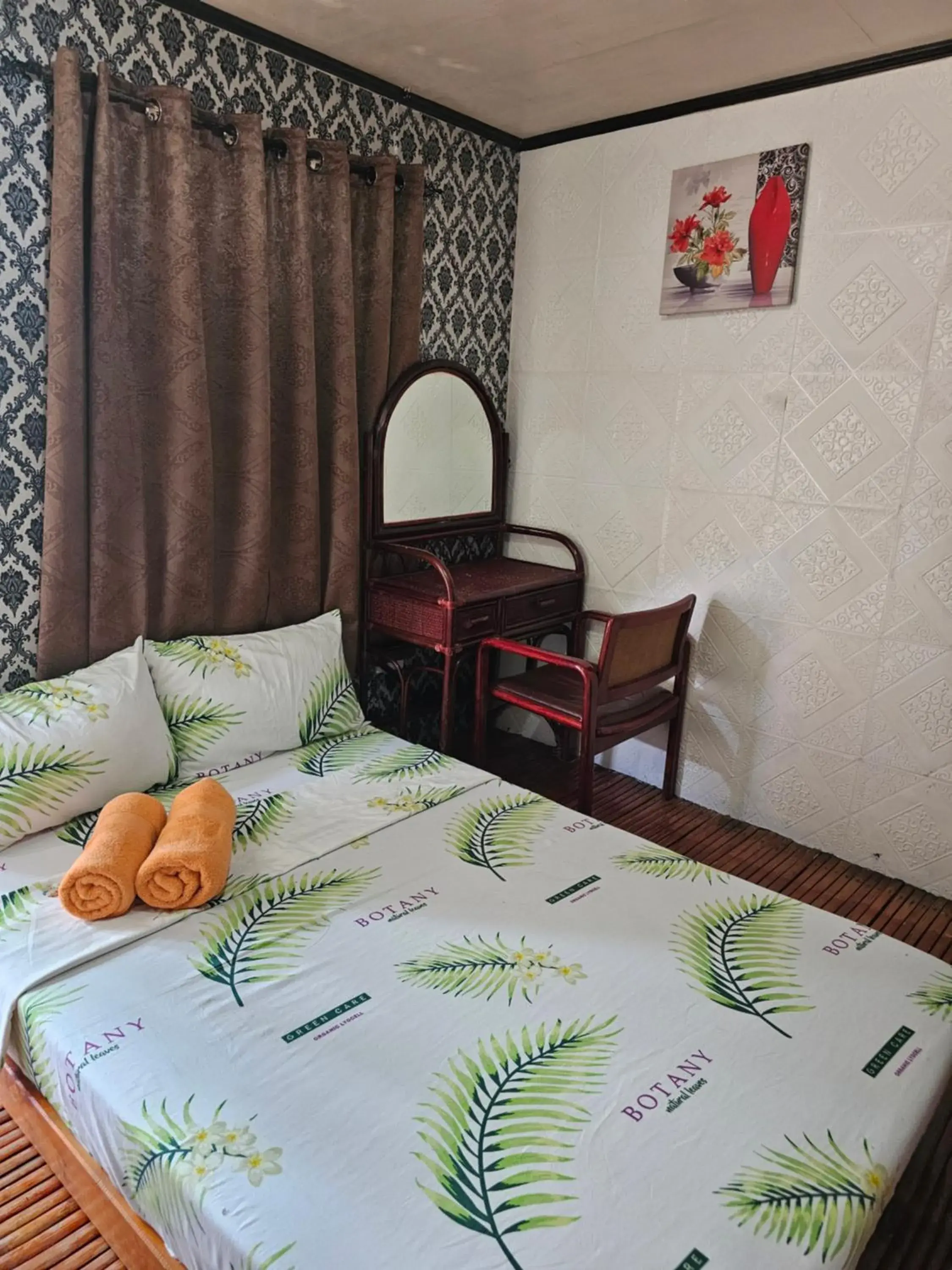 Budget Double Room in Alona's Traditional Filipino Home near 100 Islands Wharf Budget Double Room in Alona's Traditional Filipino Home near 100 Islands Wharf