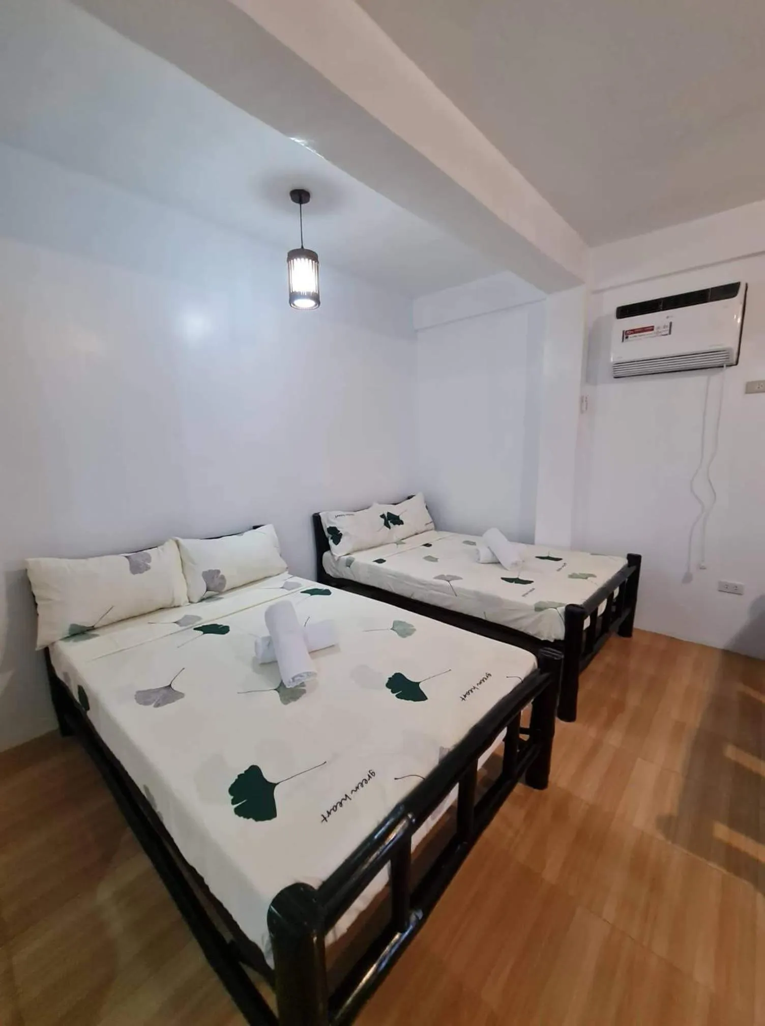 Bed in Alona's Traditional Filipino Home near 100 Islands Wharf