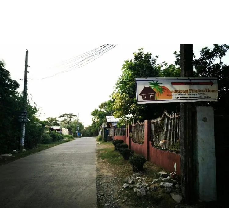 Day in Alona's Traditional Filipino Home near 100 Islands Wharf