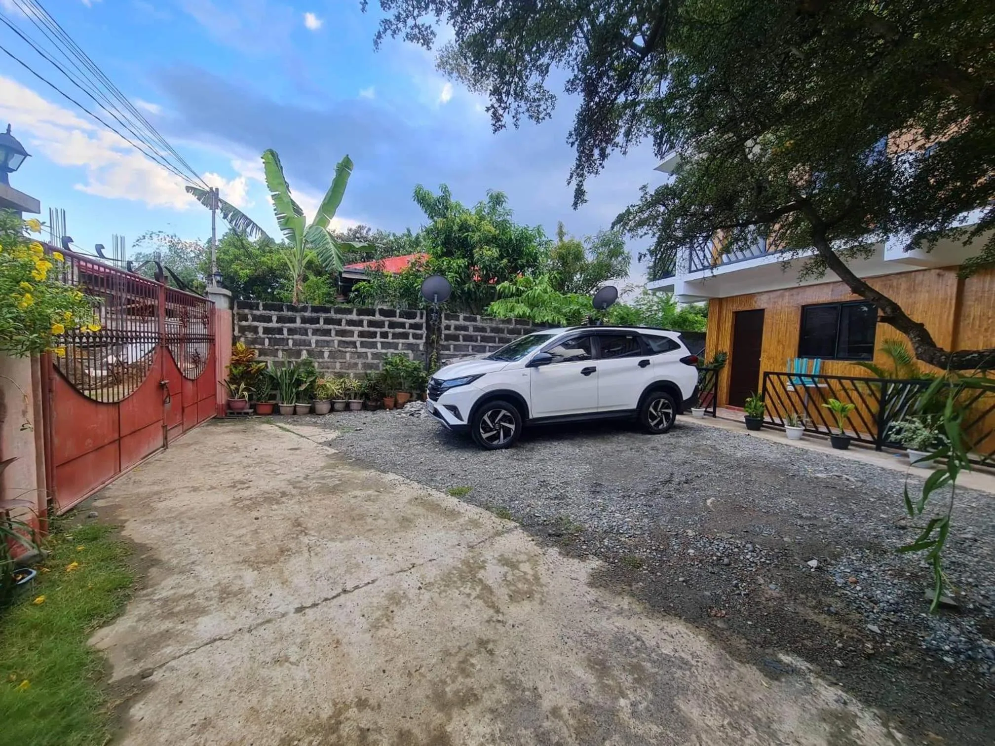 Parking in Alona's Traditional Filipino Home near 100 Islands Wharf