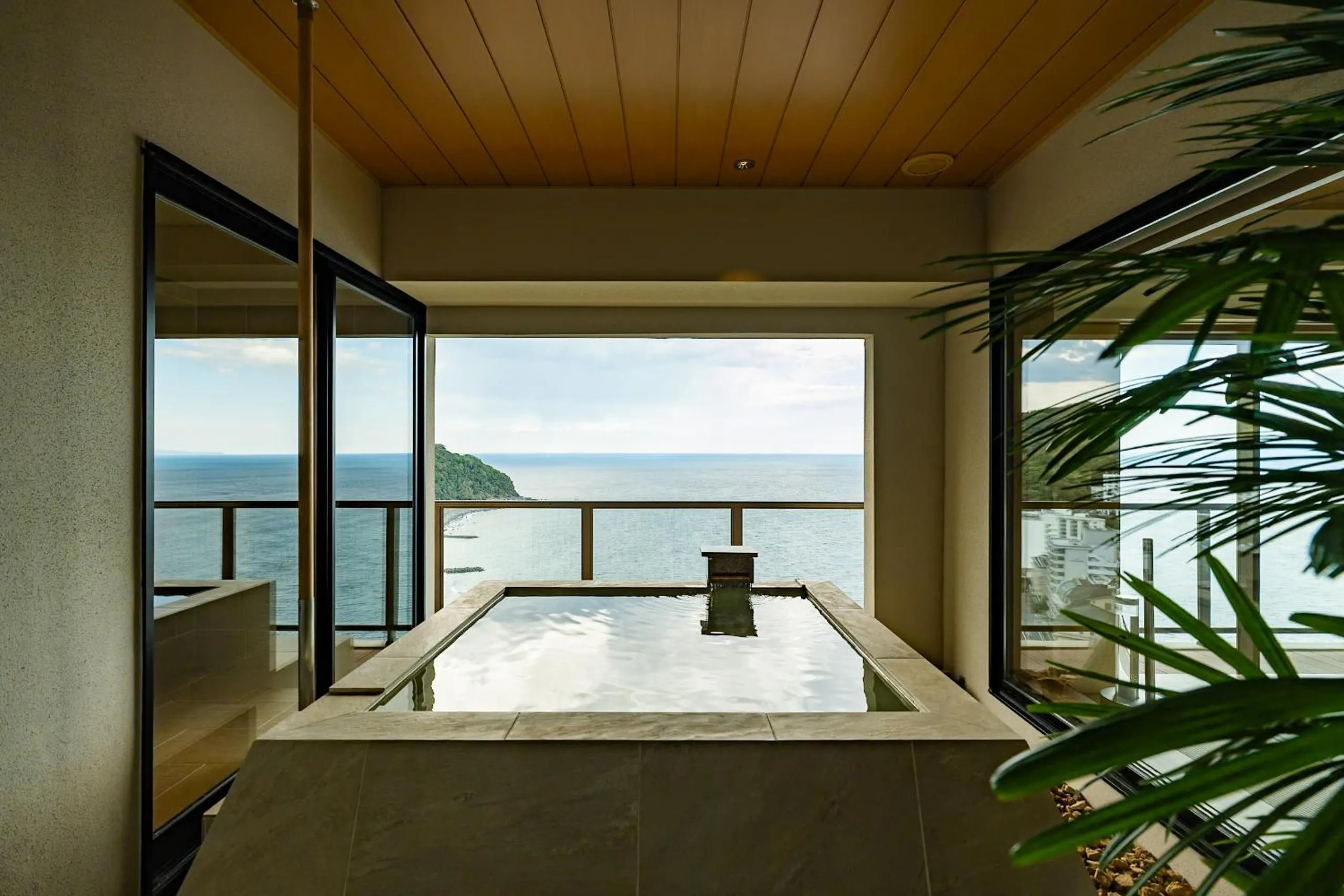 Hot Spring Bath, Bed in IZU RETREAT by Onko Chishin