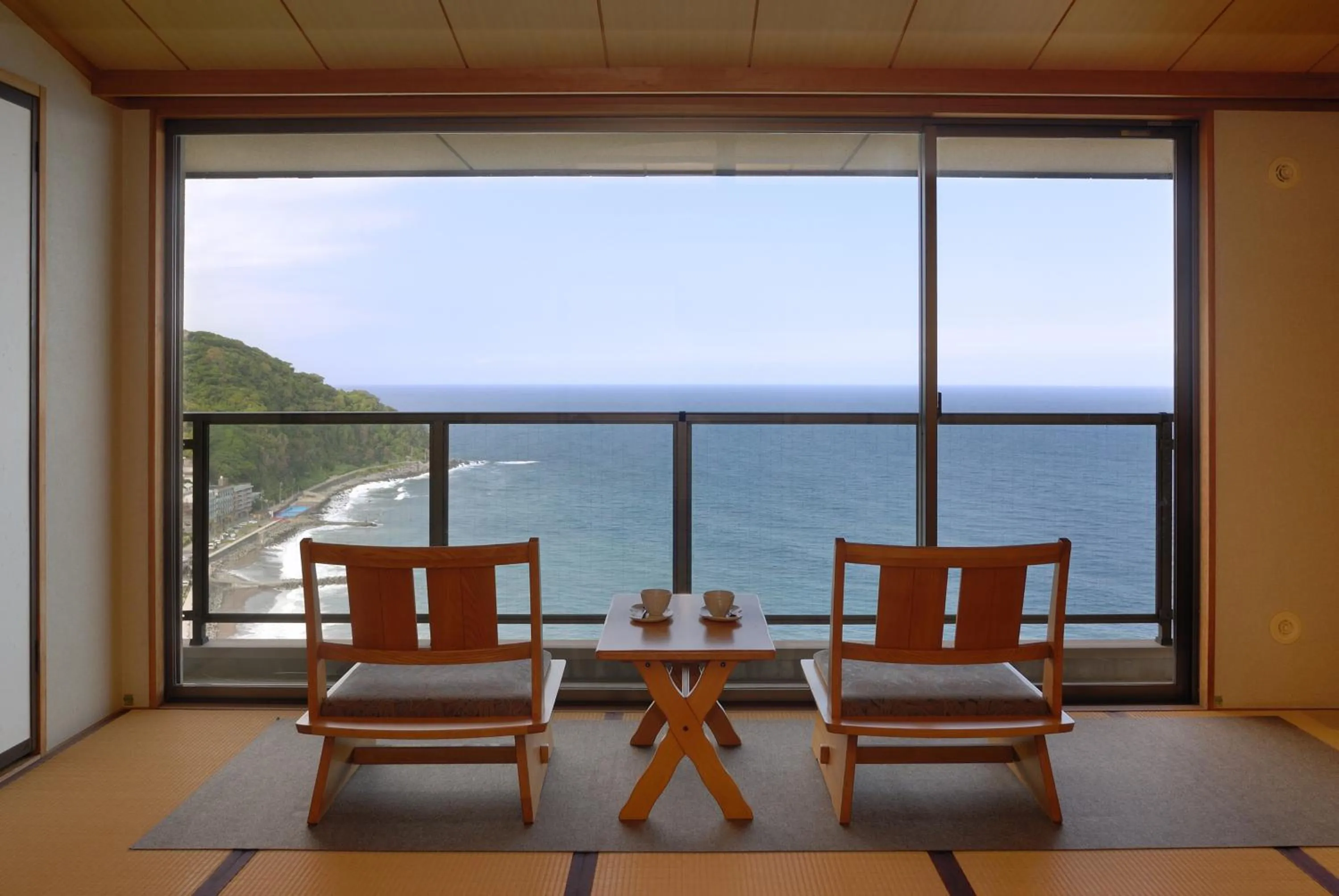 IZU RETREAT by Onko Chishin