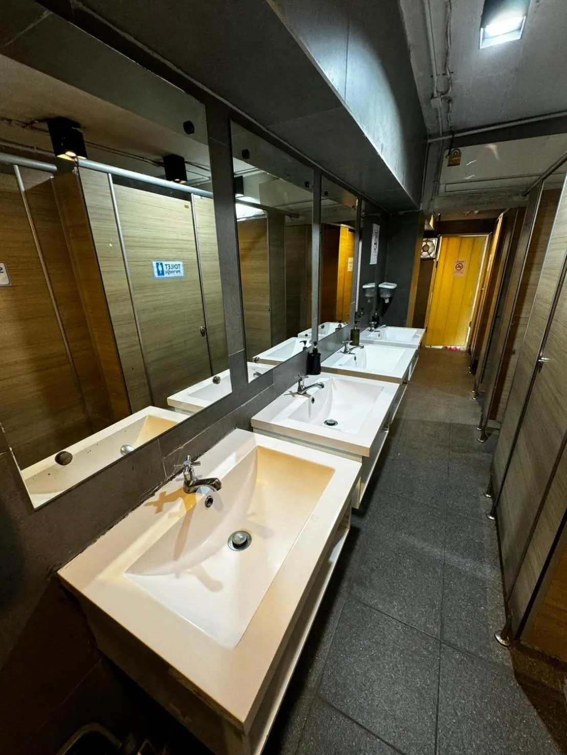 Glur Central Pratunam