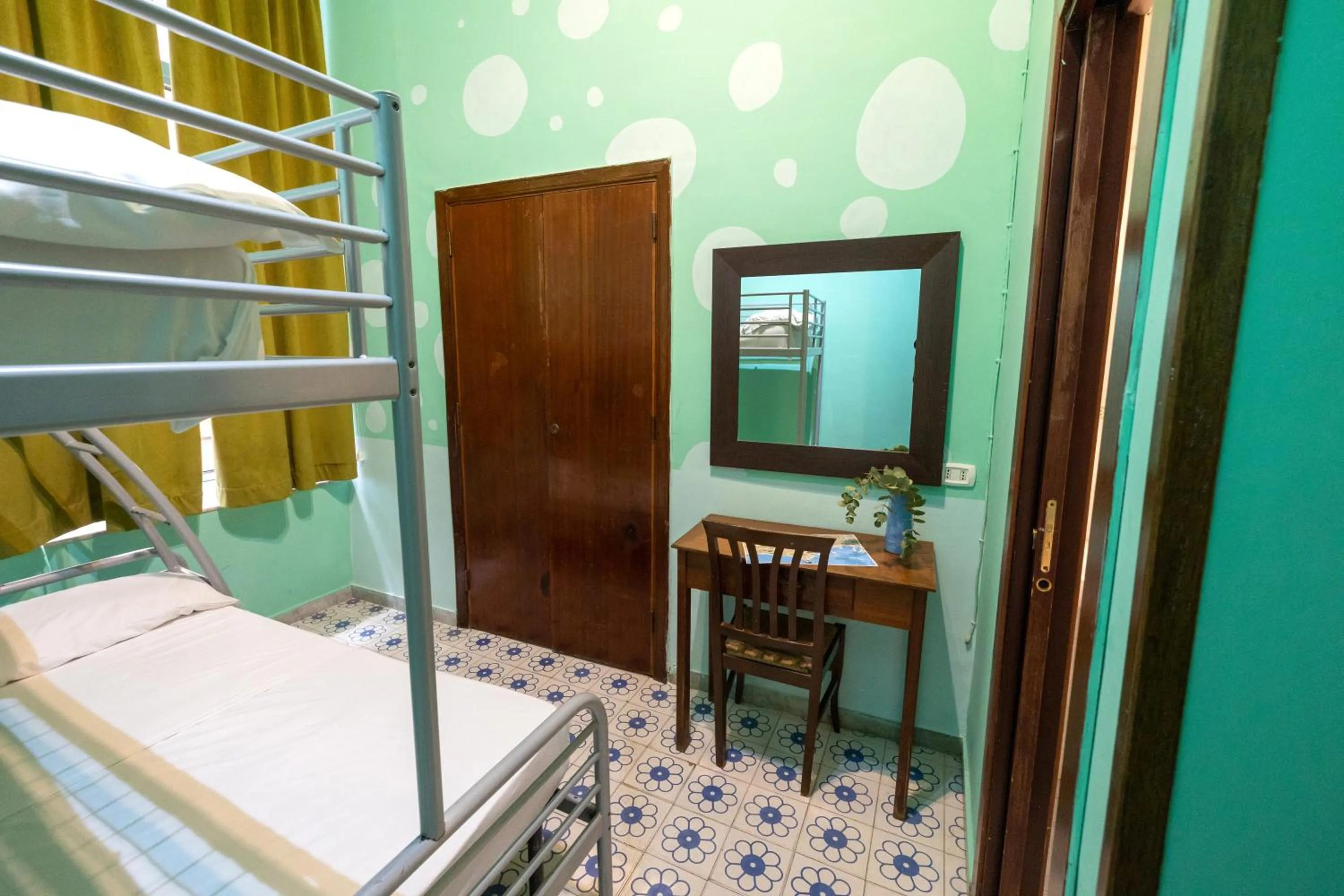 Bed in Naples Pizza Hostel