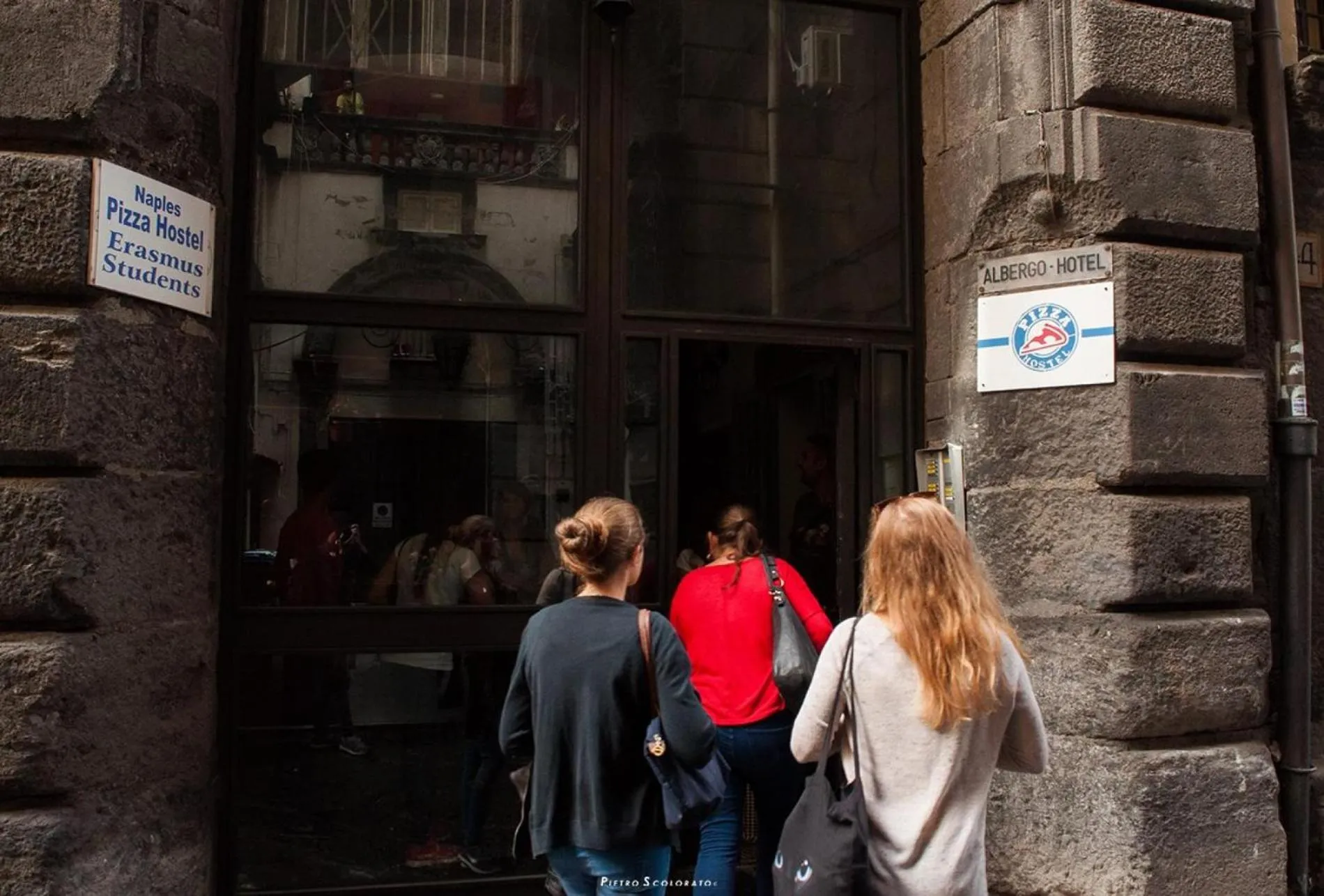 Property building in Naples Pizza Hostel