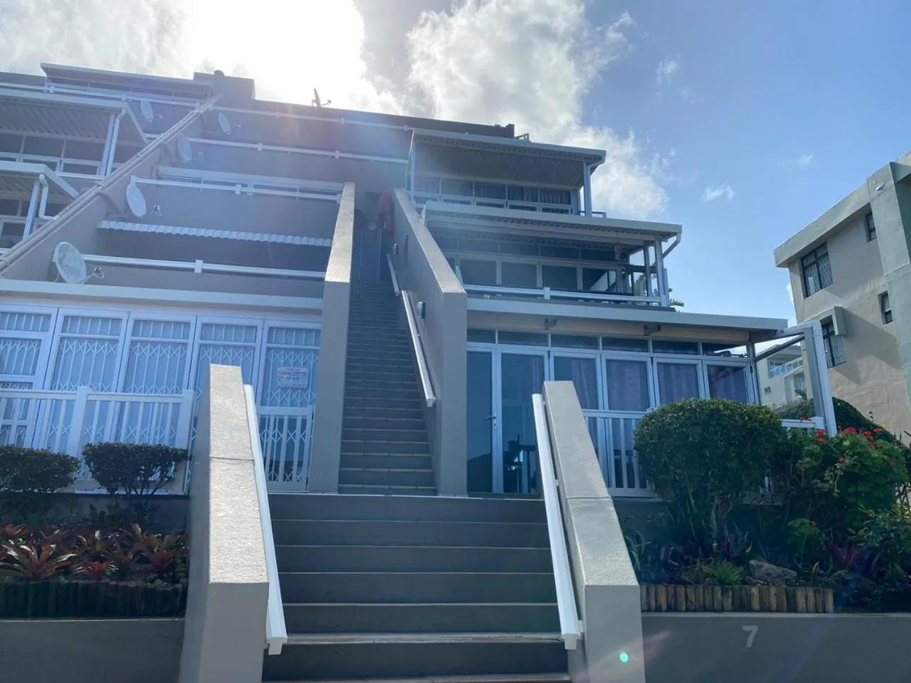 Property building in Playa Del Mar 12