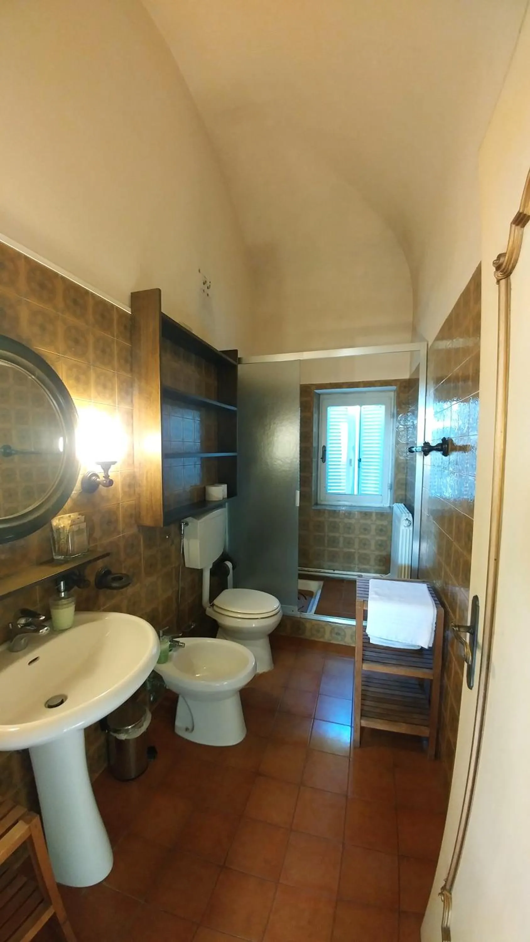 Shower in Bresbot B&B