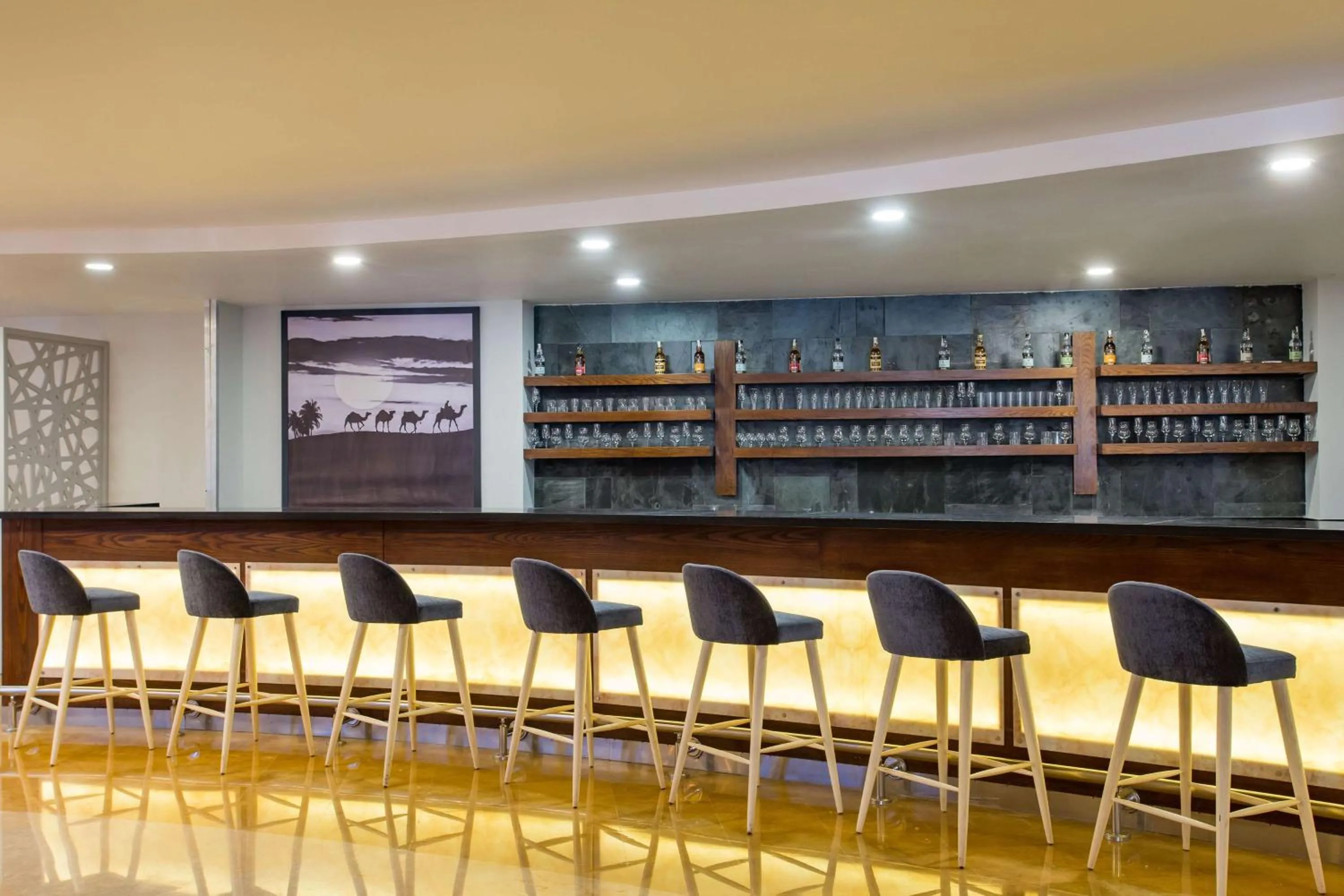 Lounge or bar in Marina Resort Port Ghalib, a member of Radisson Individuals