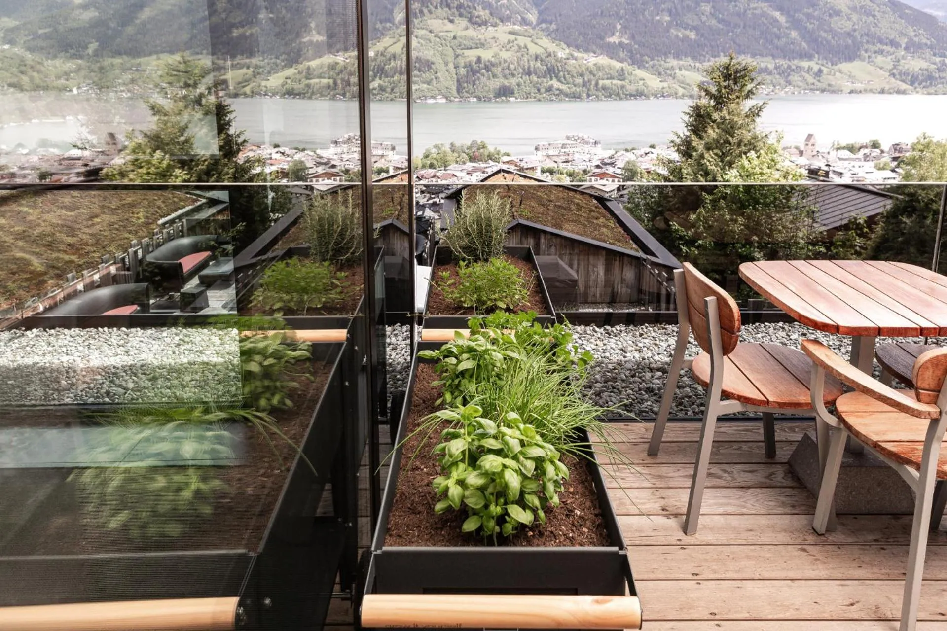 Restaurant/places to eat in Senses Violett Suites - Adults Only