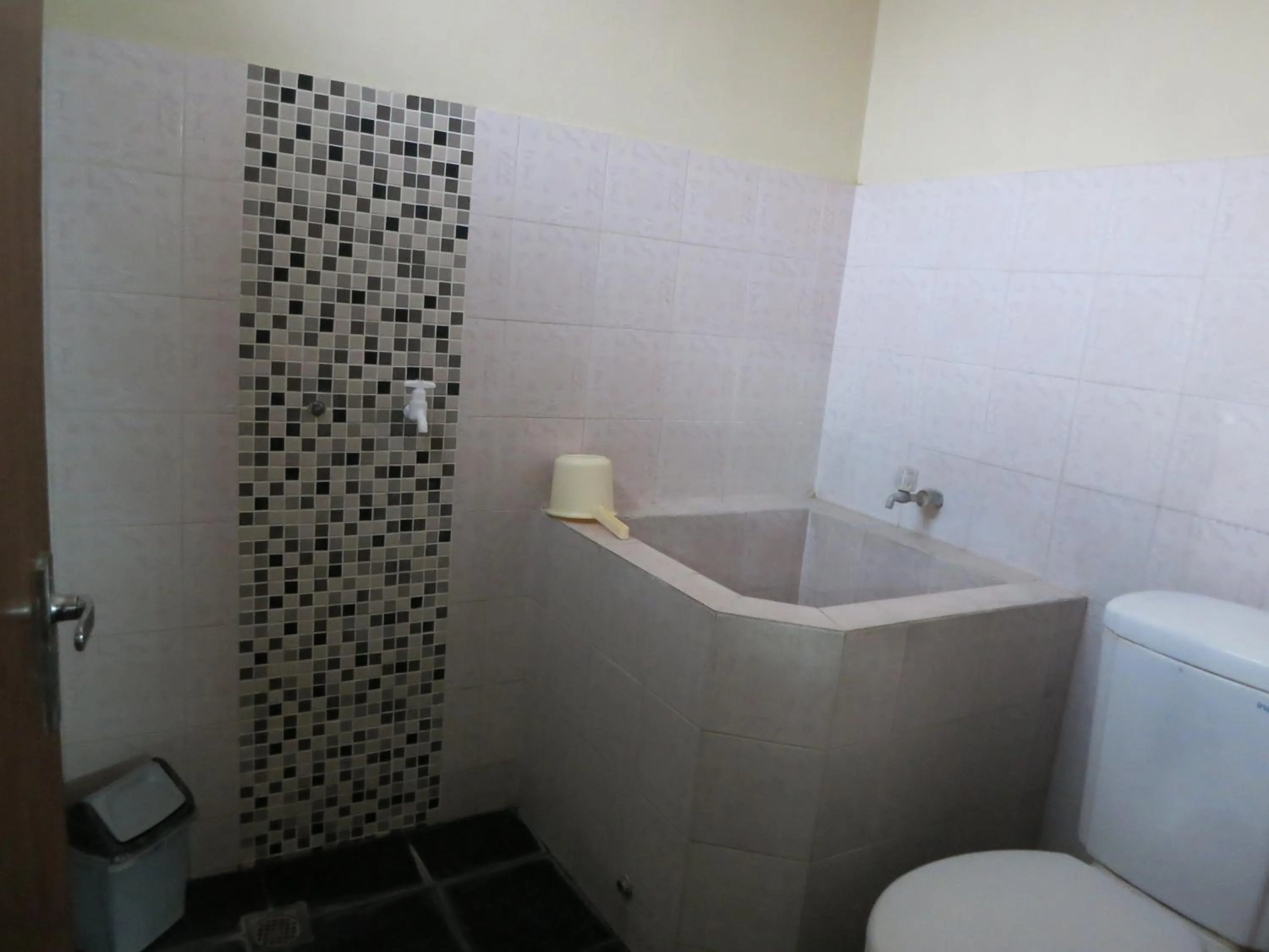 Bathroom in Sartika Family Prawirotaman