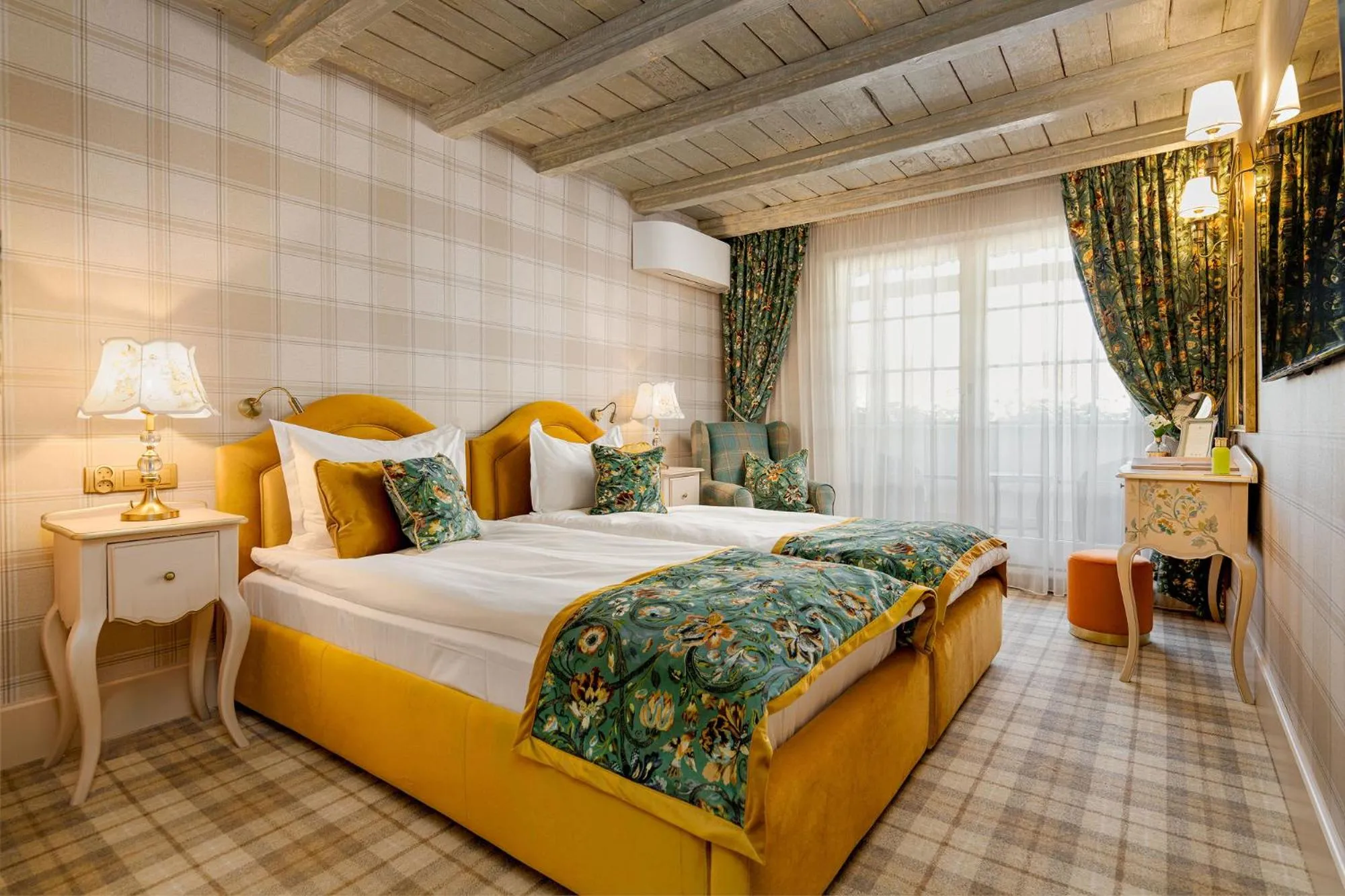 Bed in Casa Timiș - Wellness & Spa Resort