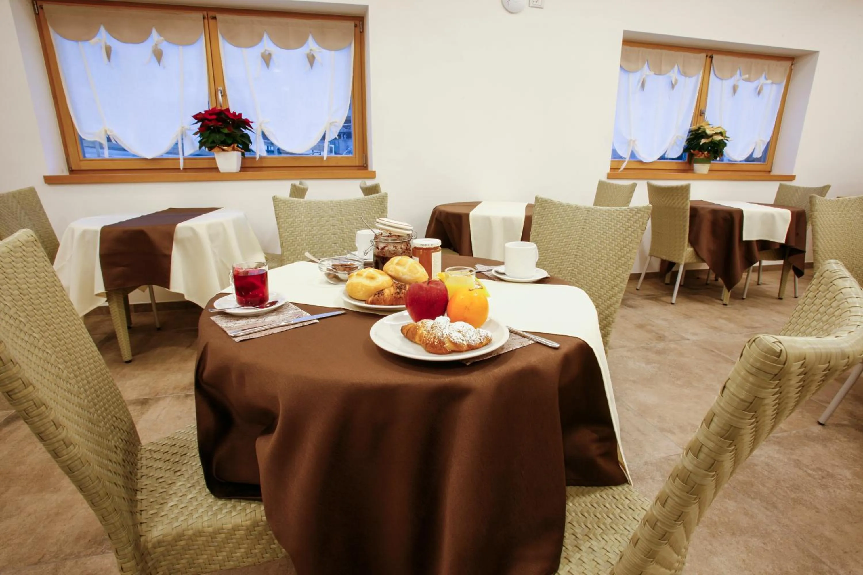 Restaurant/places to eat in Garnì & Wellness Anderle