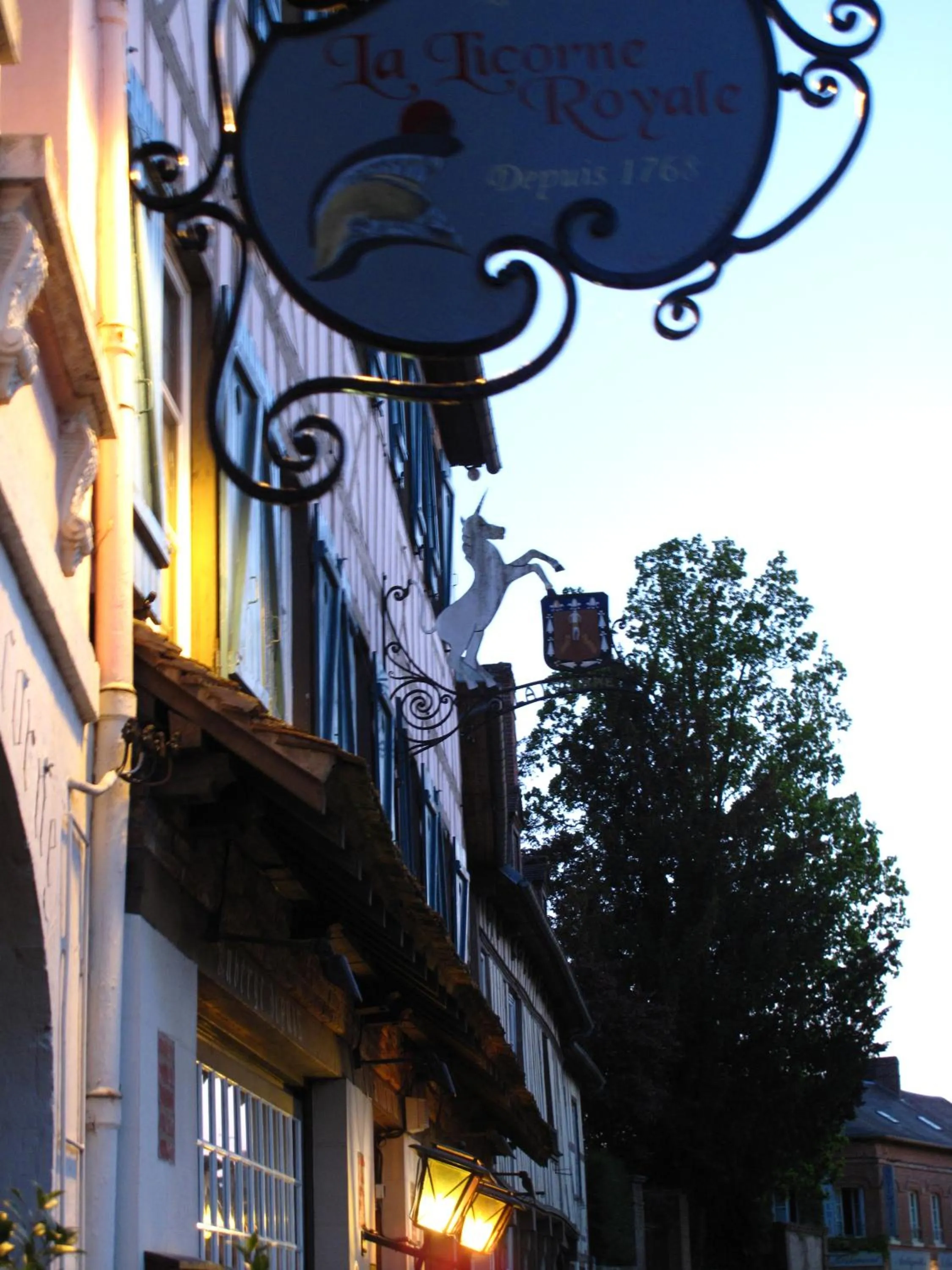 Facade/entrance in Hôtel La Licorne & Spa