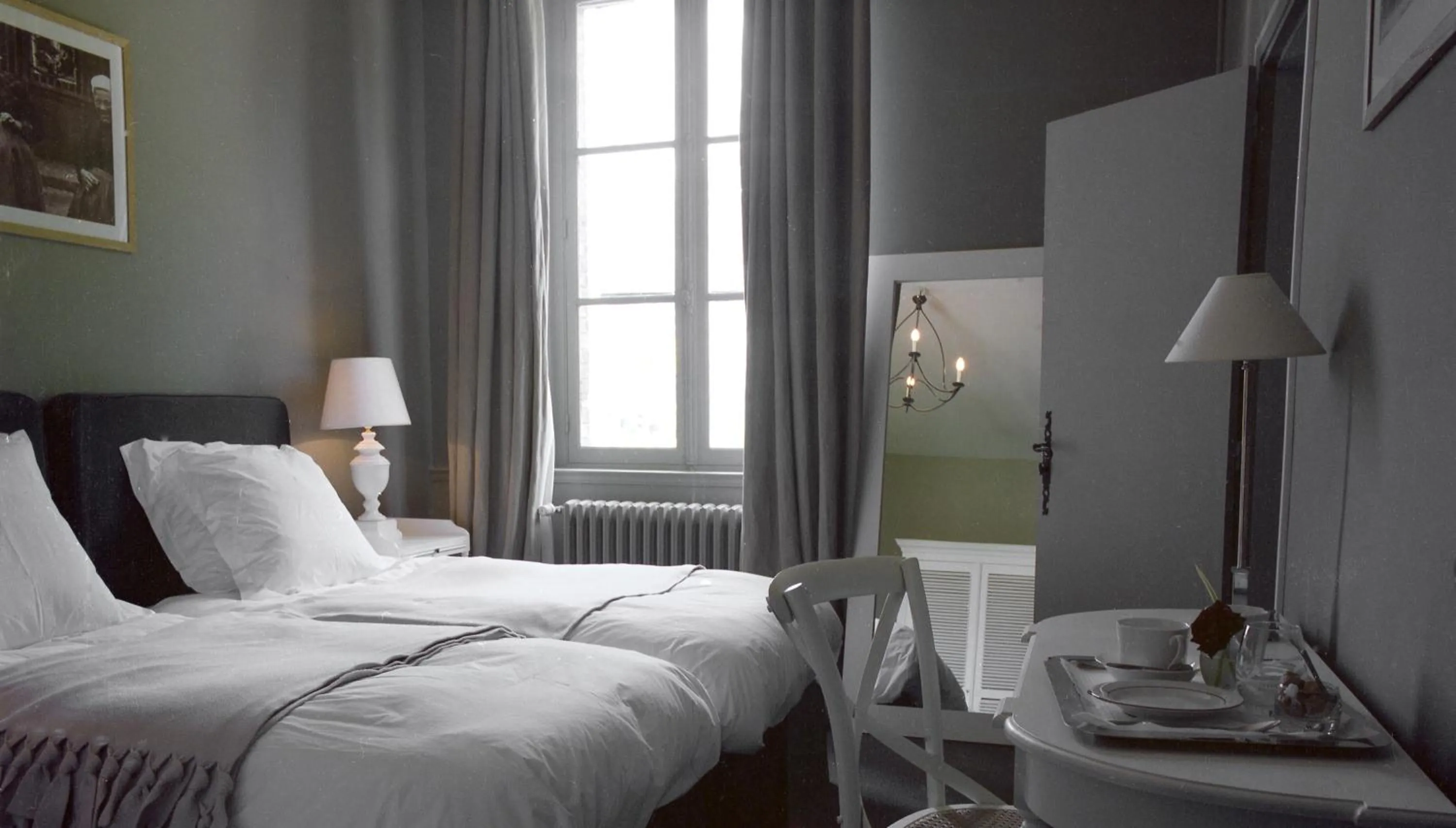 Photo of the whole room, Bed in Hôtel La Licorne & Spa