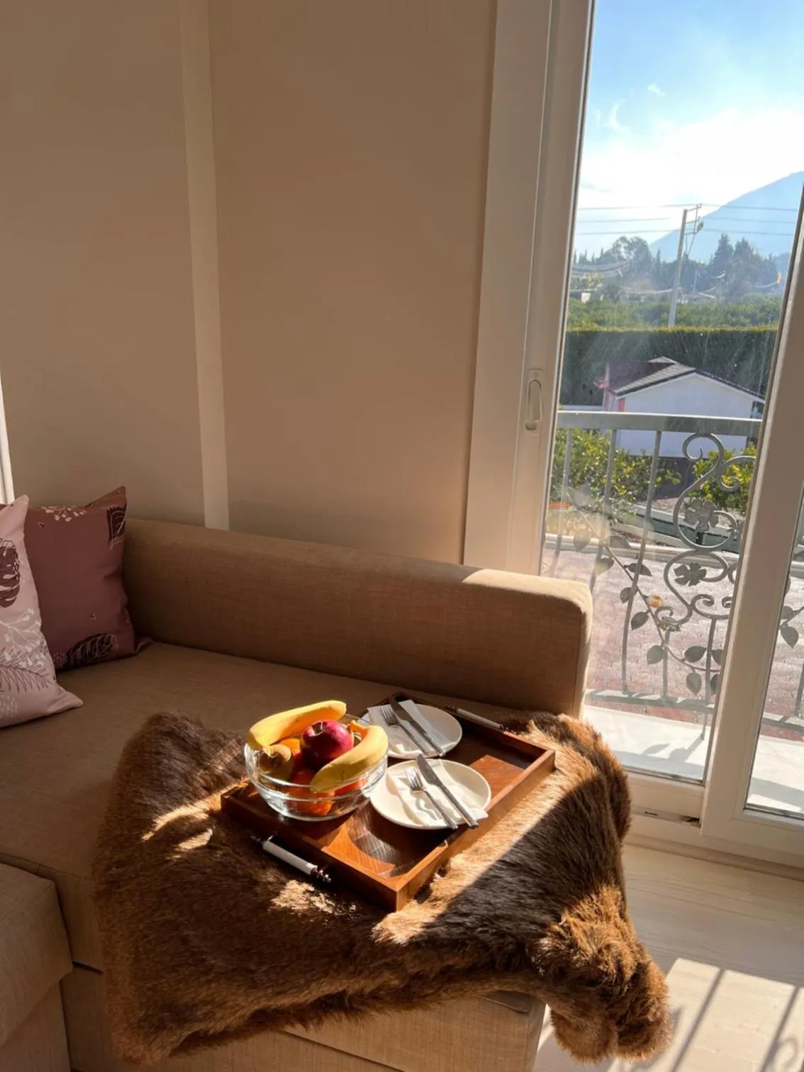 B. Equine Range Hotel