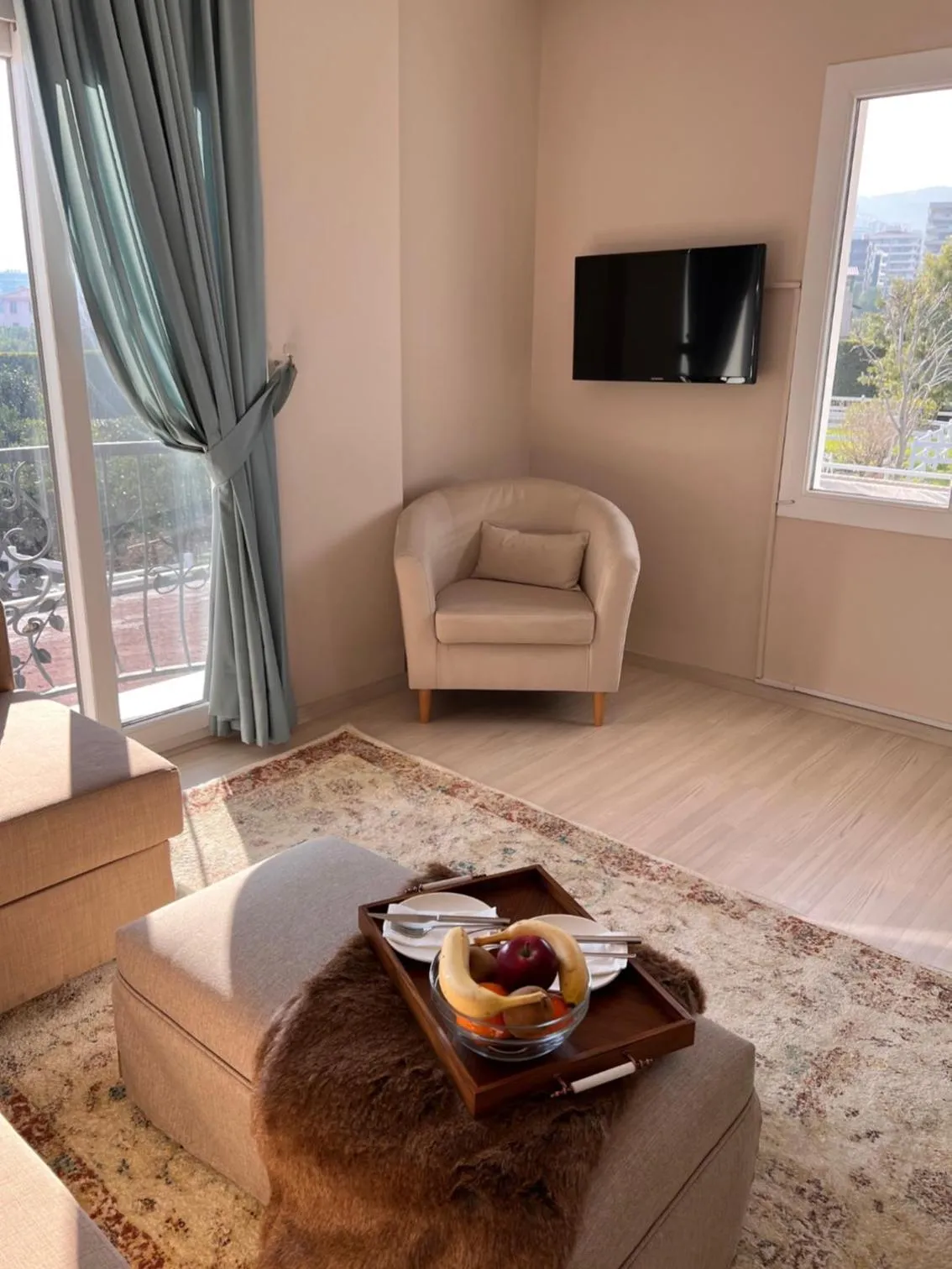 B. Equine Range Hotel