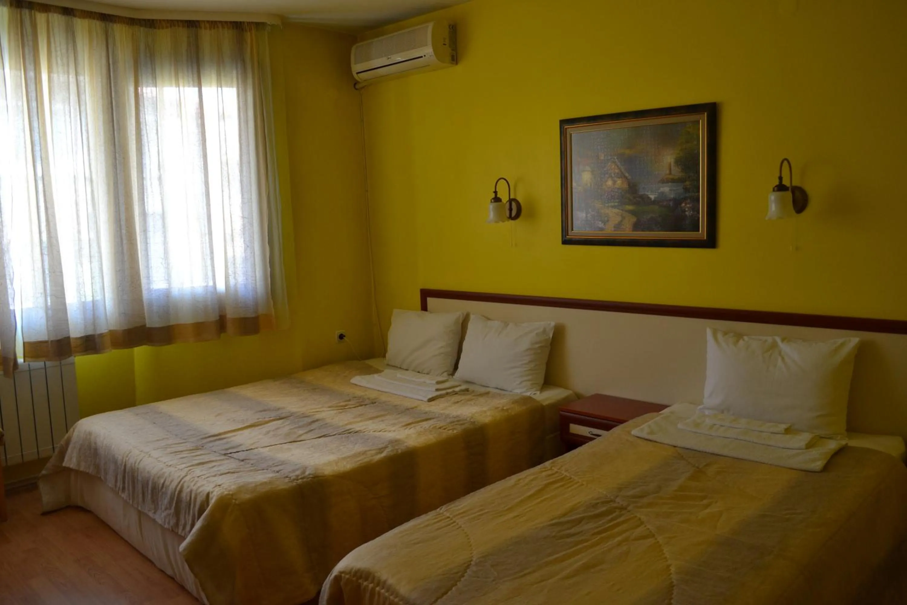 Photo of the whole room, Bed in Hotel Perla