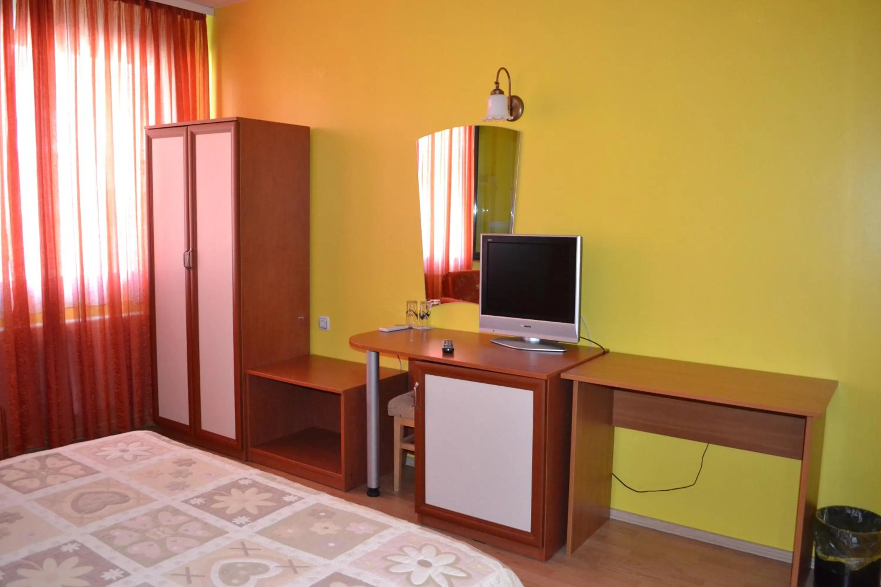 Photo of the whole room, Bed in Hotel Perla