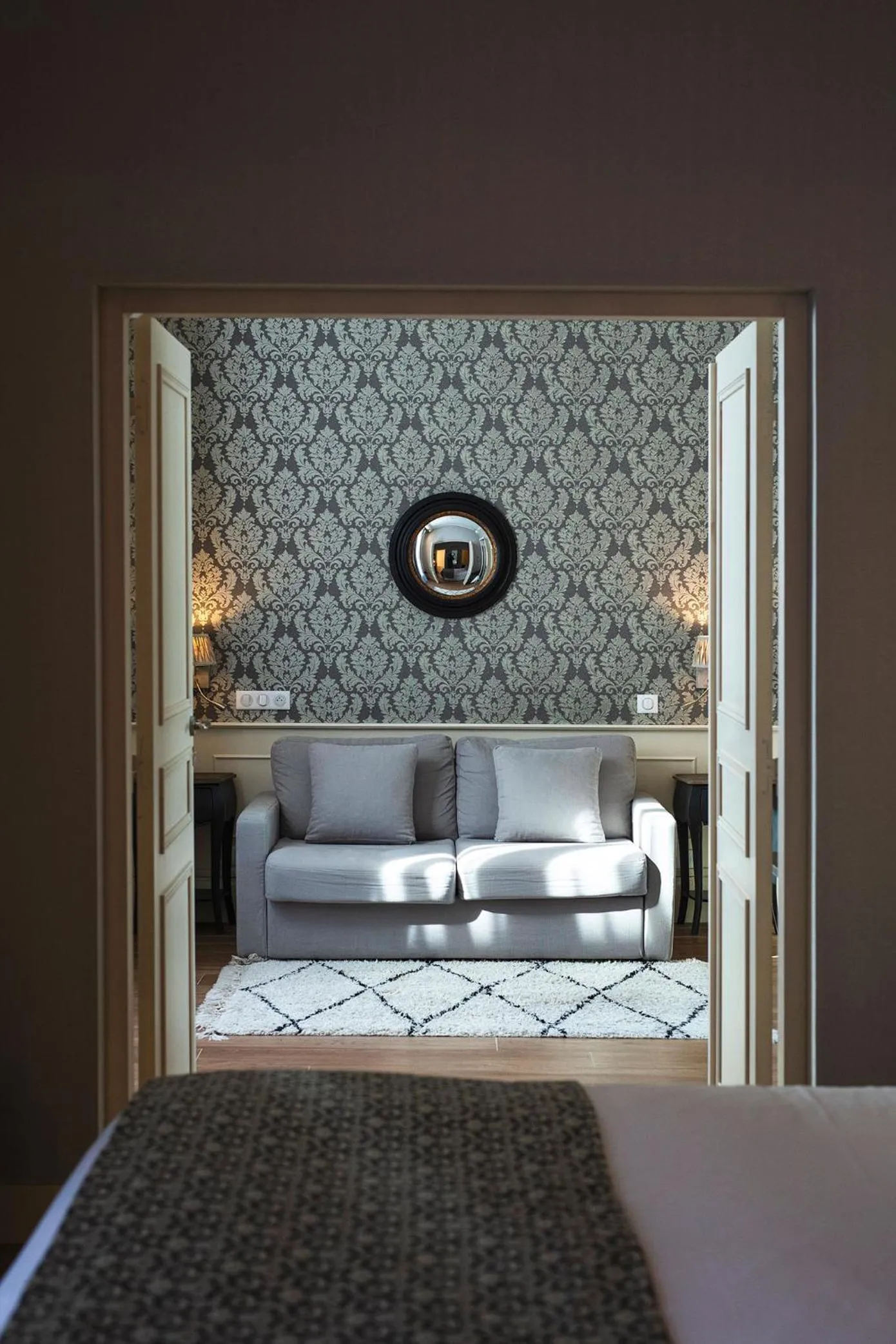 Bed in Hotel & Spa Le Grand Monarque, BW Premier Collection