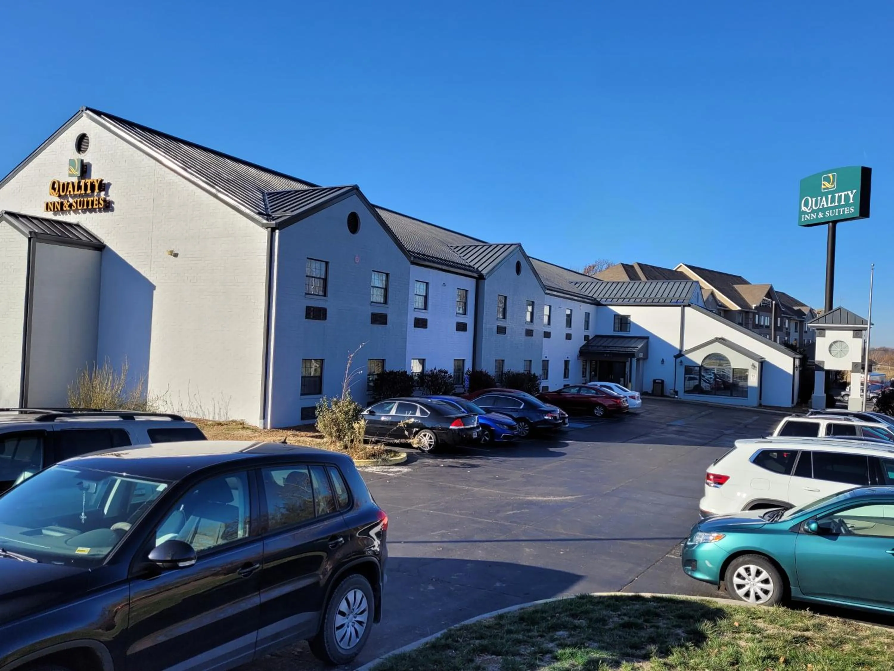 Property building in Quality Inn & Suites Columbia I-70