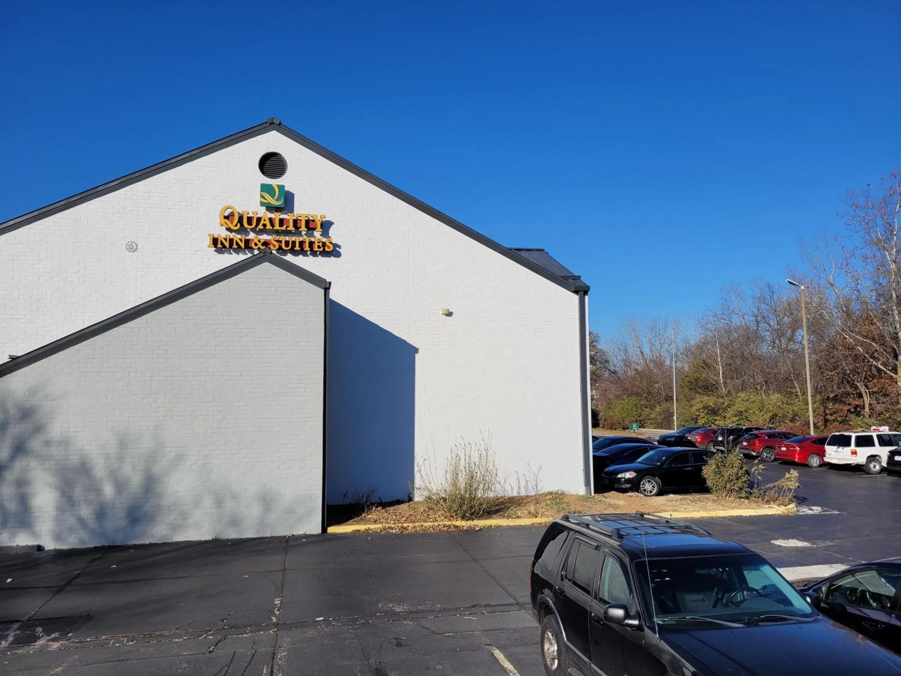 Property building in Quality Inn & Suites Columbia I-70