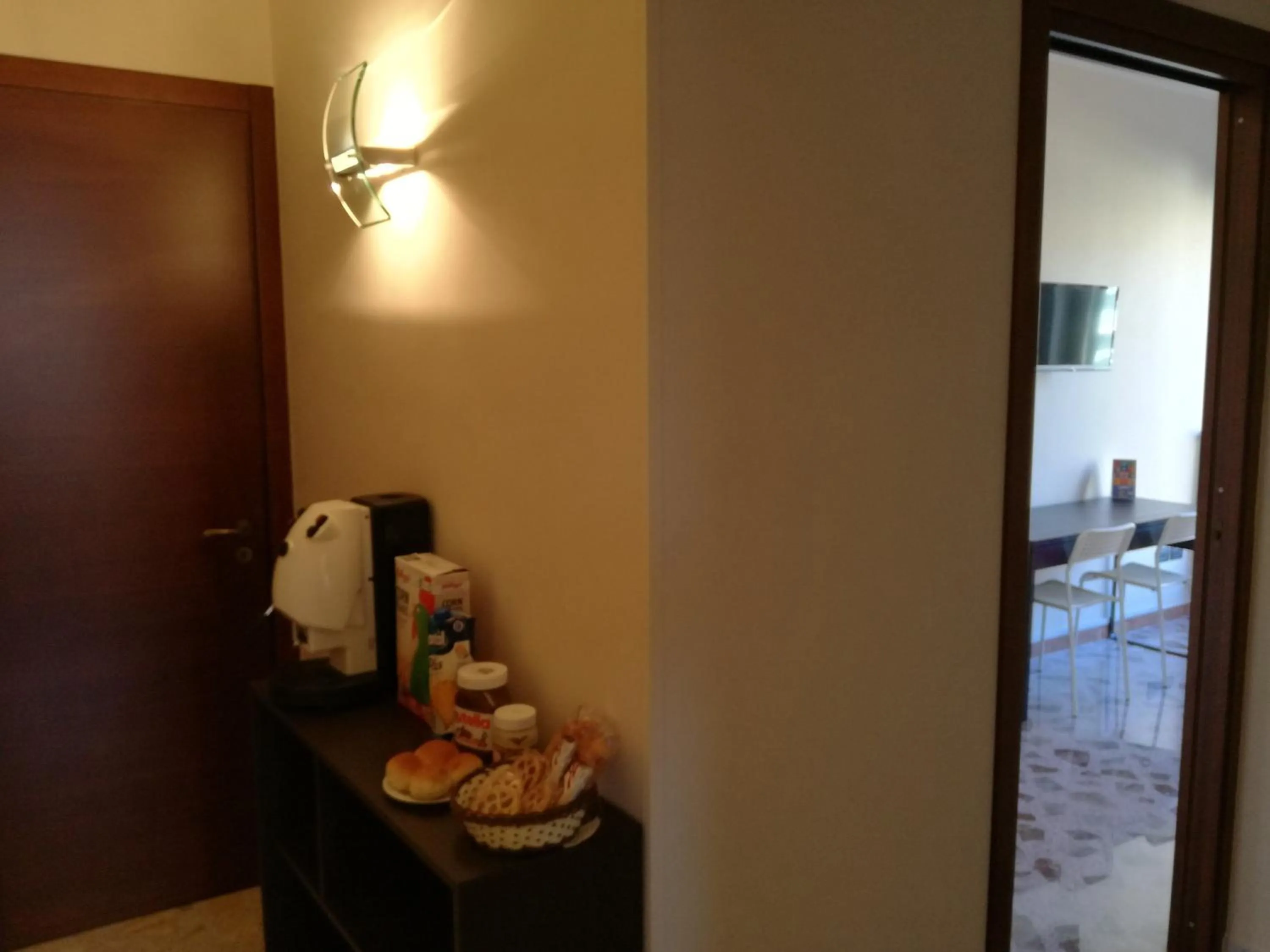 Coffee/tea facilities in B&B Amina