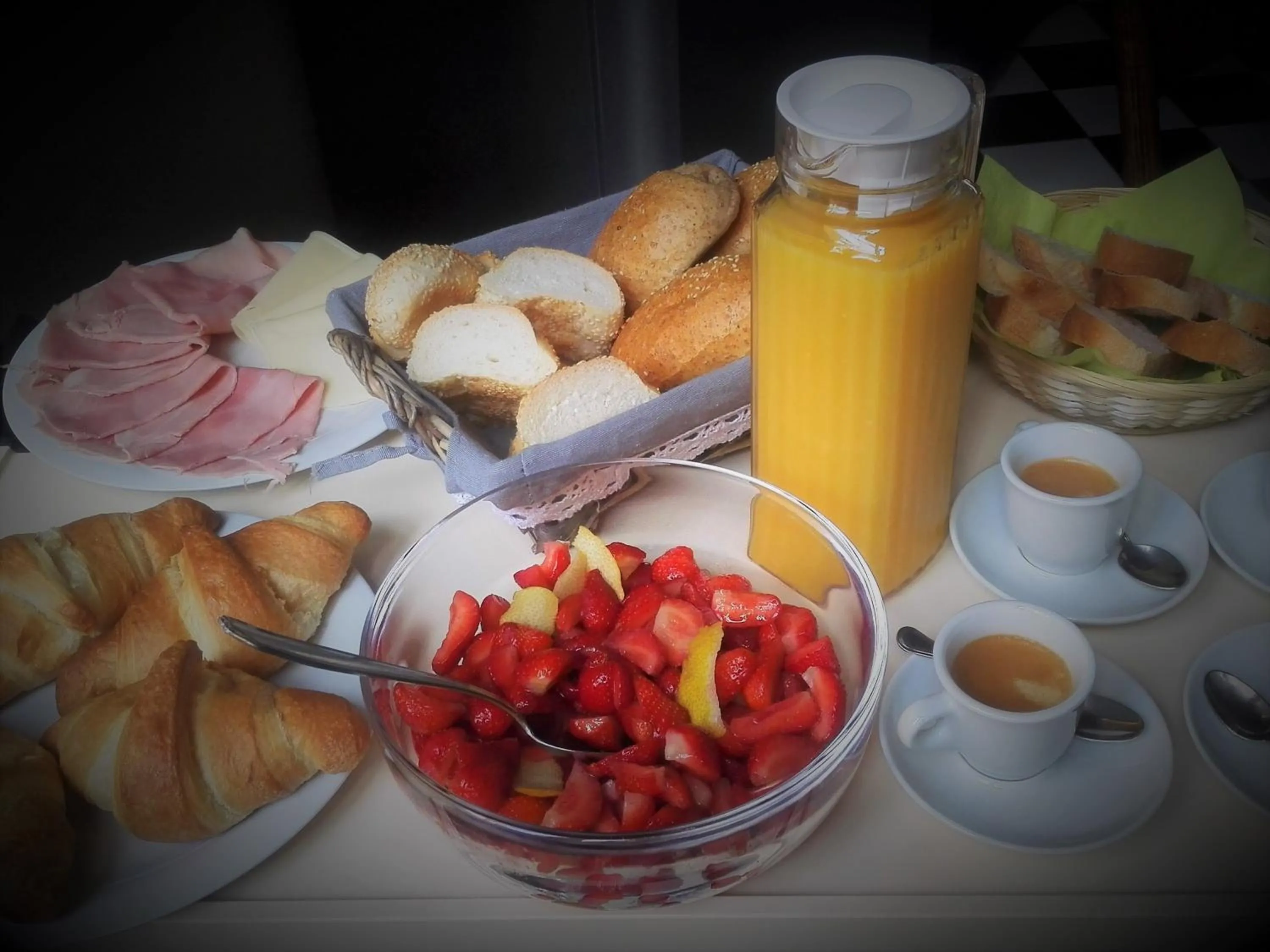 Italian breakfast in 14 B&B