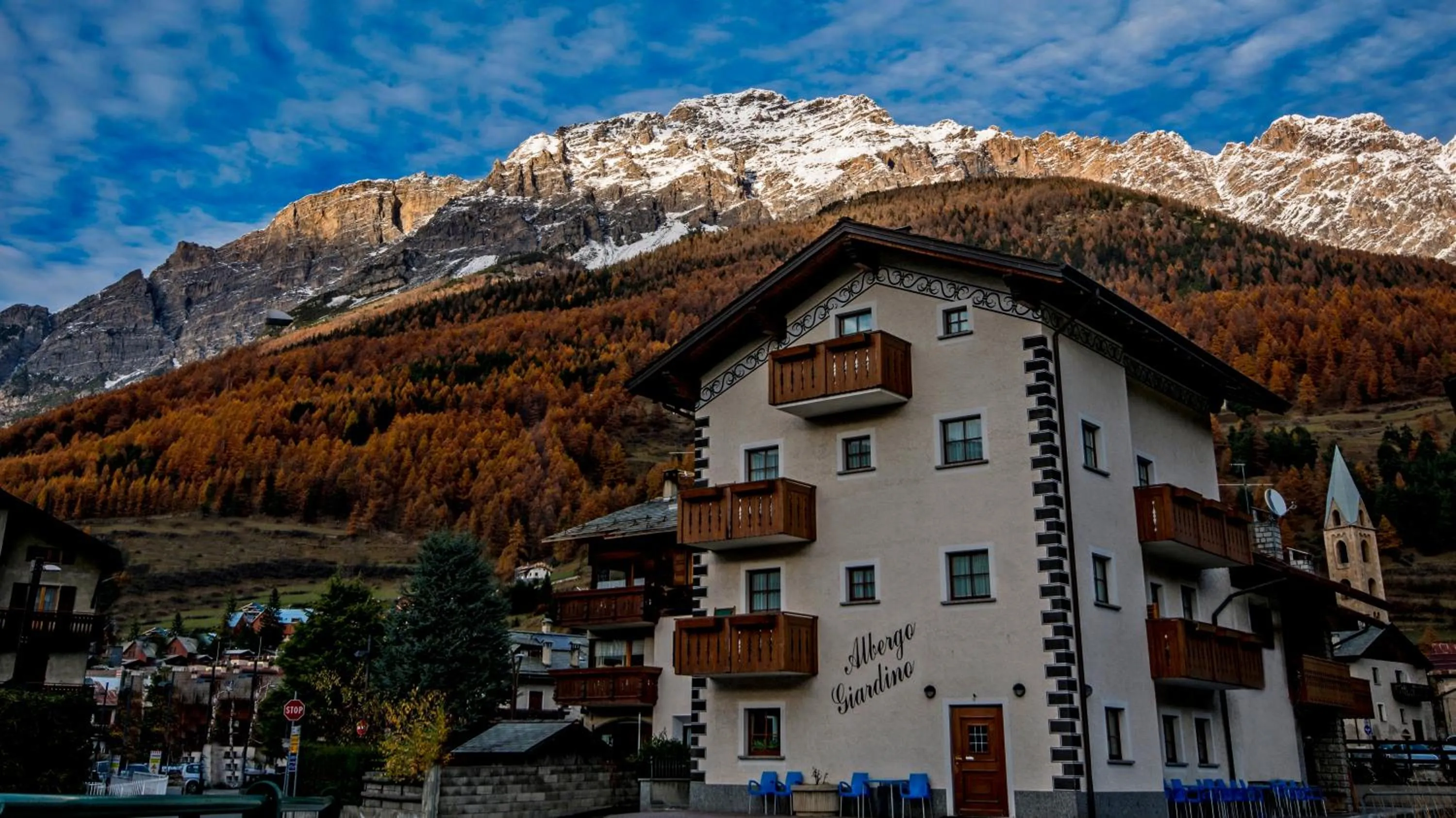 Property building in Hotel Giardino