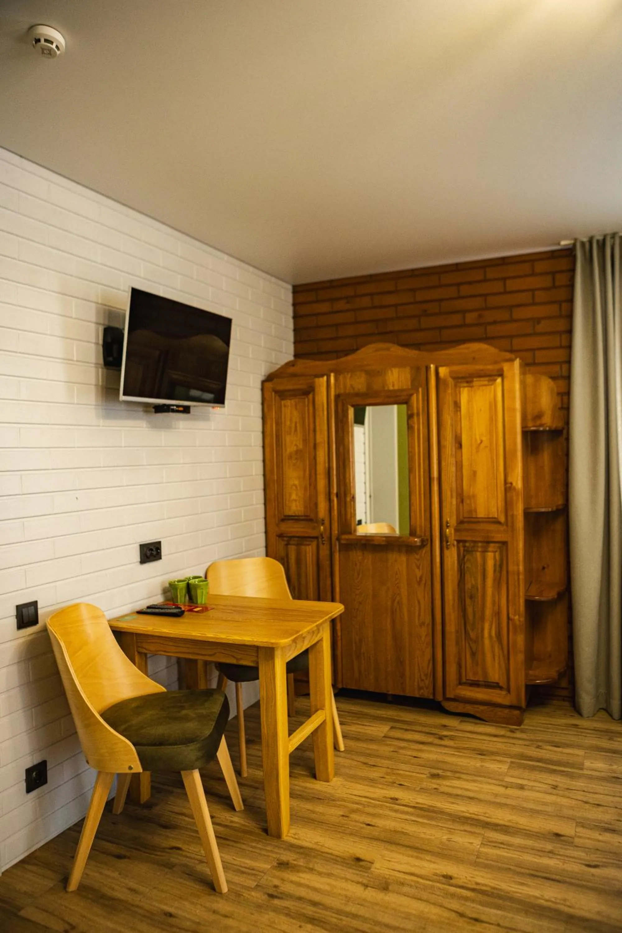 Communal lounge/ TV room in Zatyshok nad Prutom