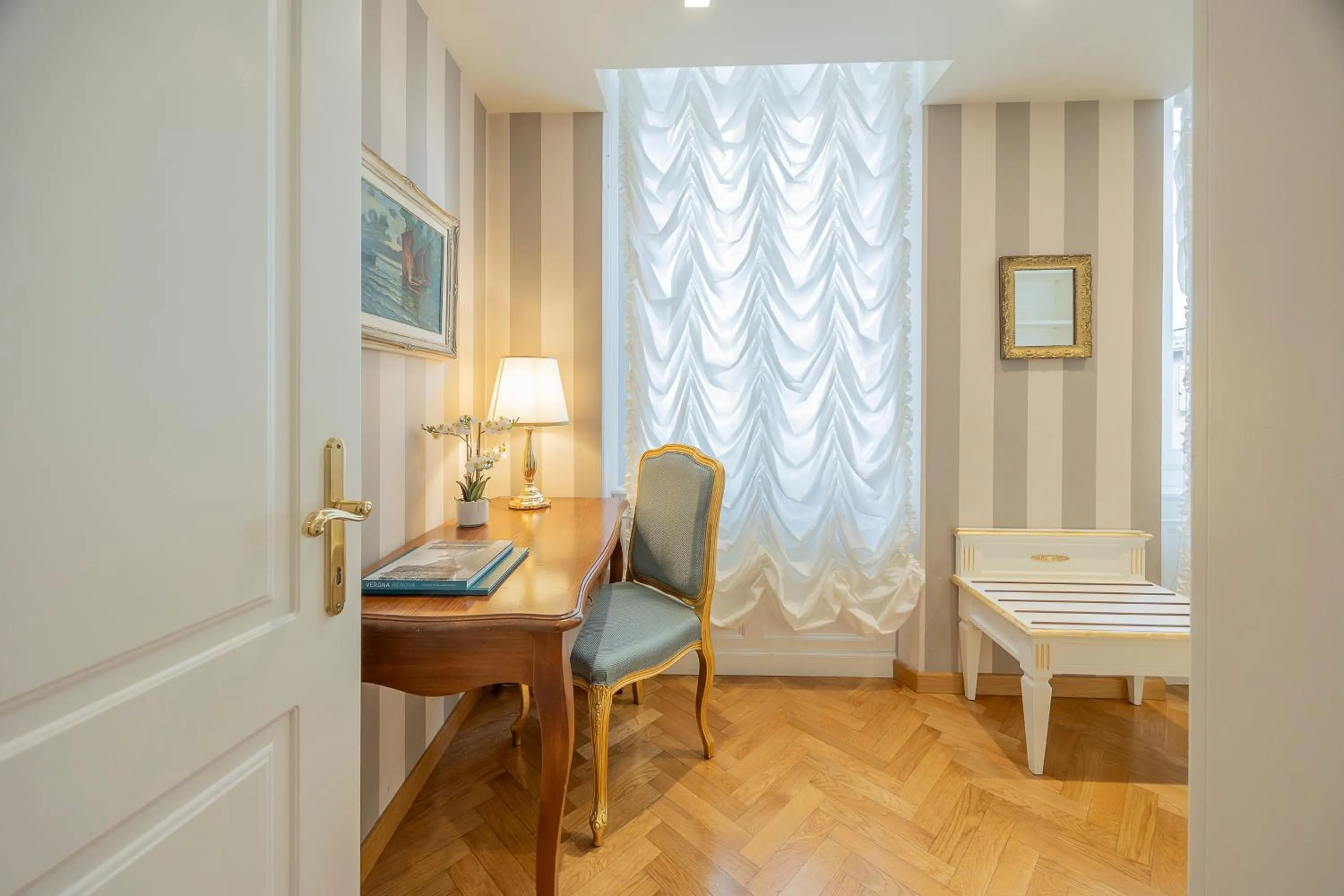 Seating area in Palazzo Monga Boutique Guesthouse