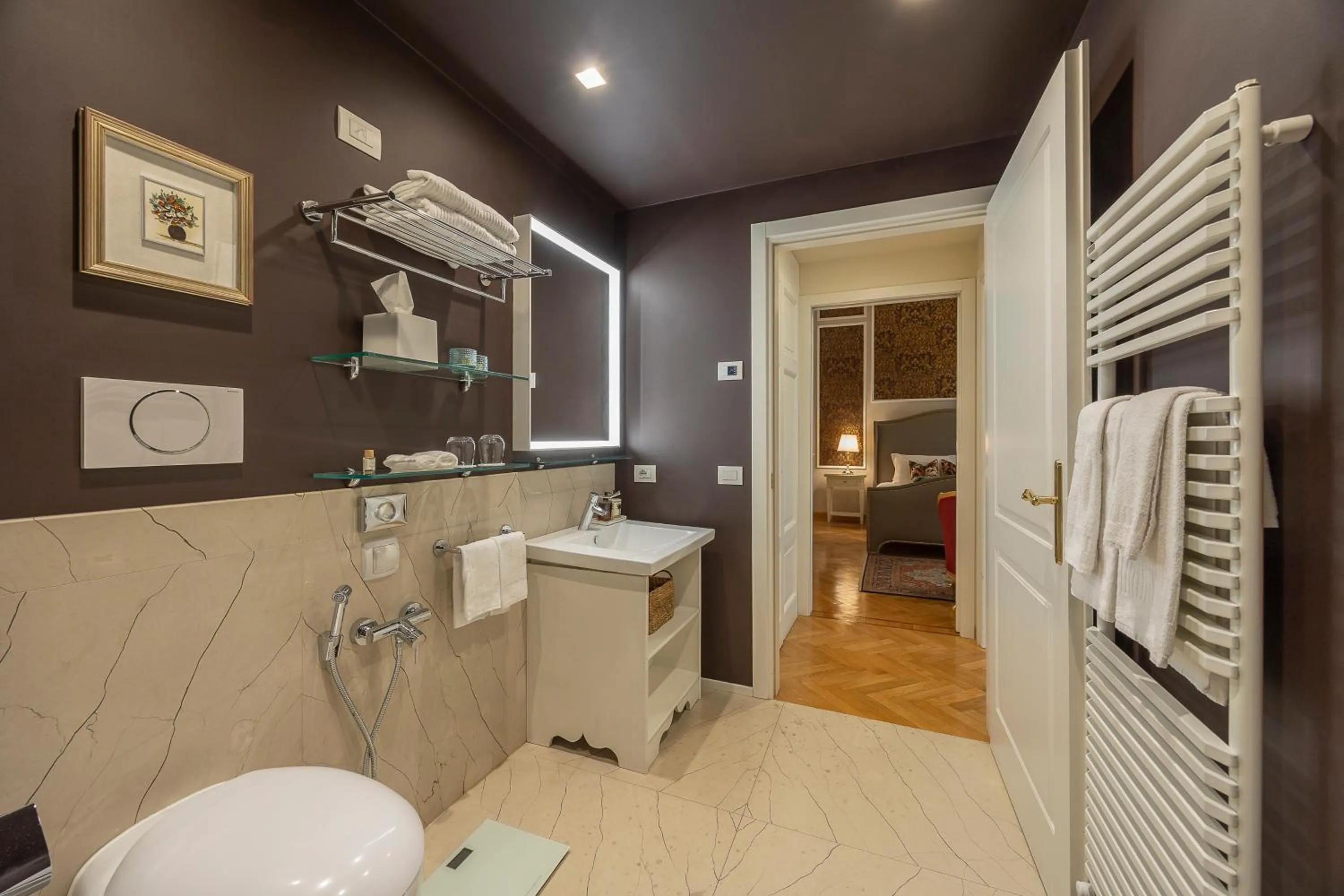 Toilet in Palazzo Monga Boutique Guesthouse