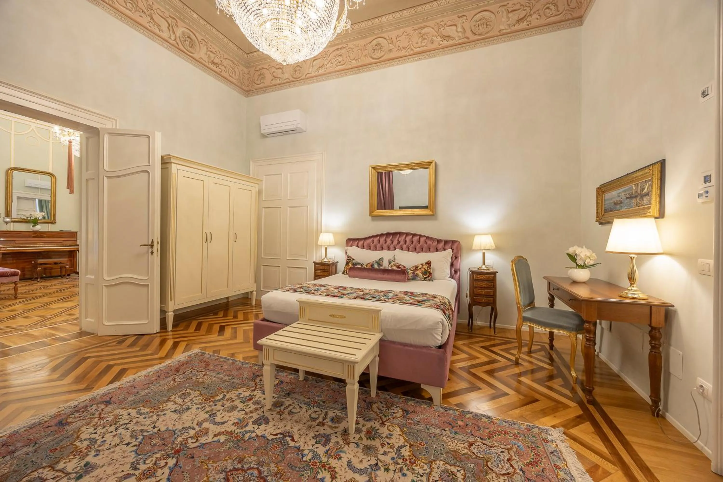 Bed in Palazzo Monga Boutique Guesthouse