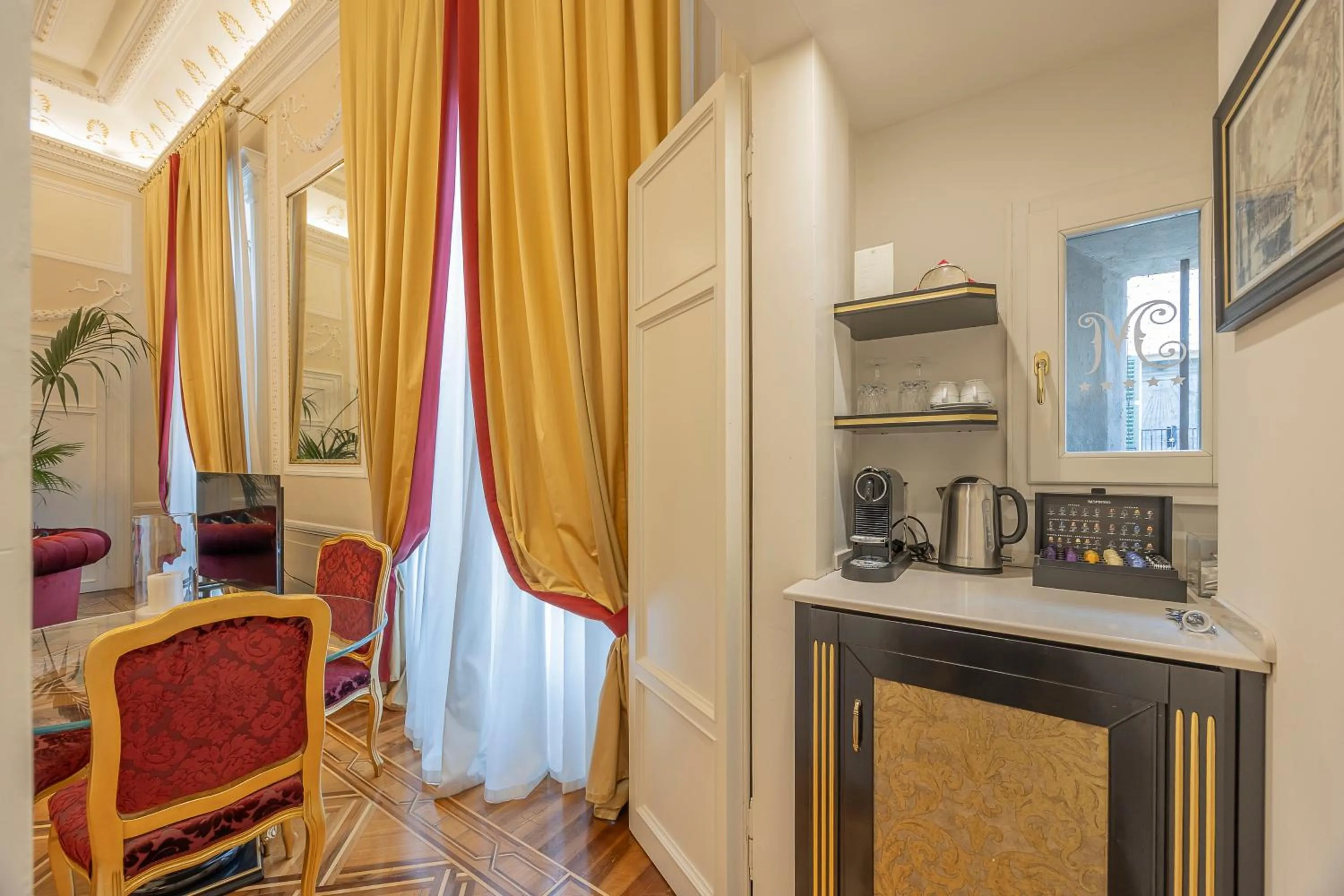 Dining area in Palazzo Monga Boutique Guesthouse