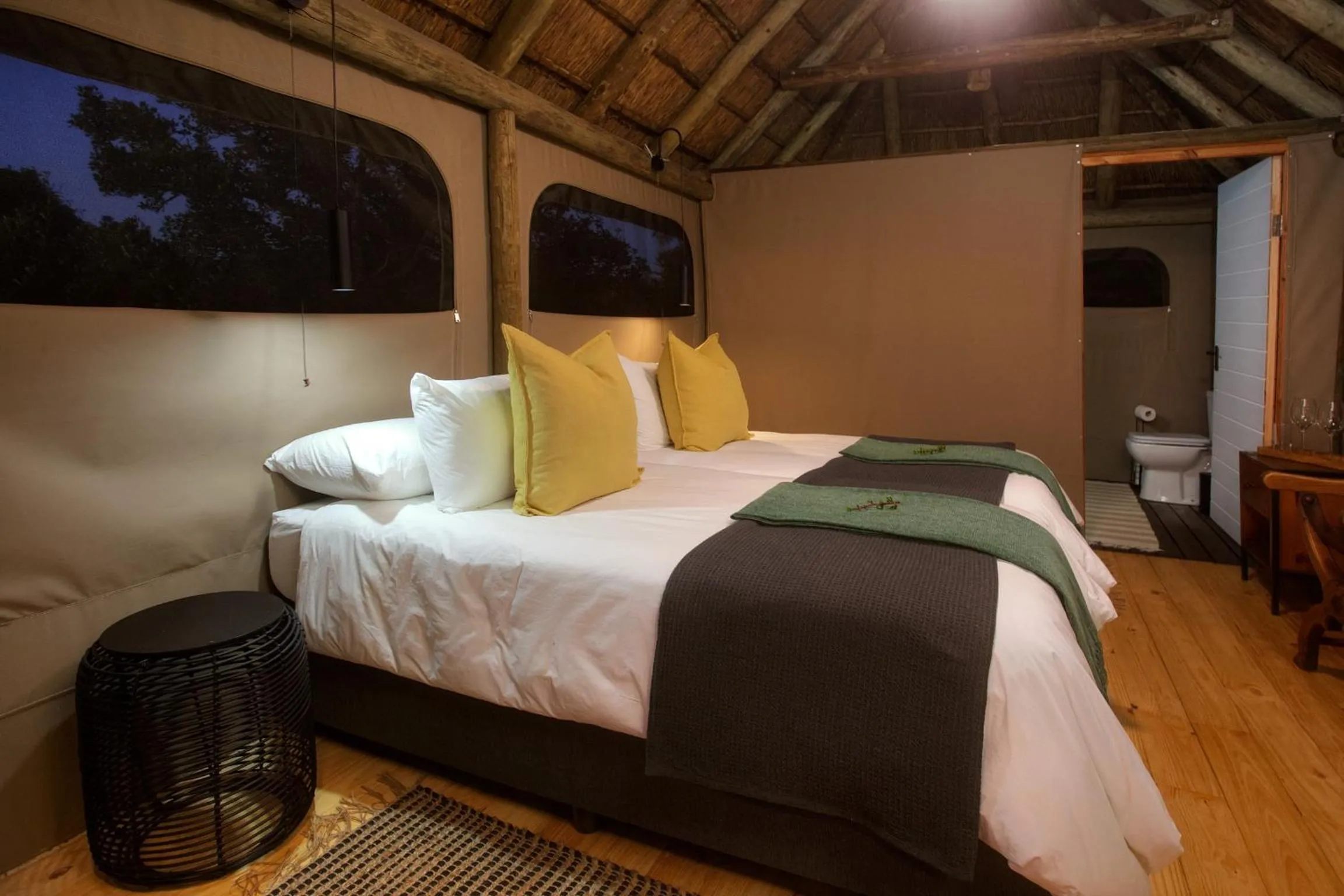 Bedroom, Bed in Addo Elephant Safari Lodge - Bellevue Forest Reserve