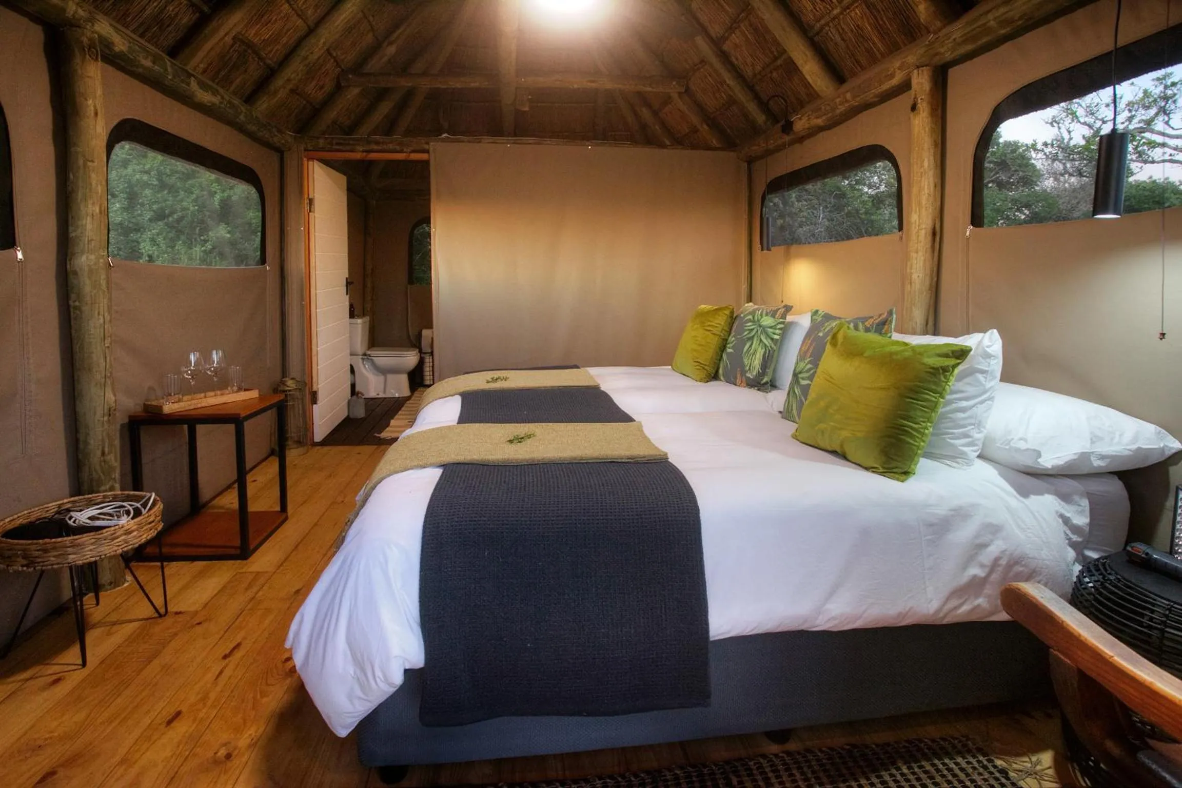Bedroom, Bed in Addo Elephant Safari Lodge - Bellevue Forest Reserve