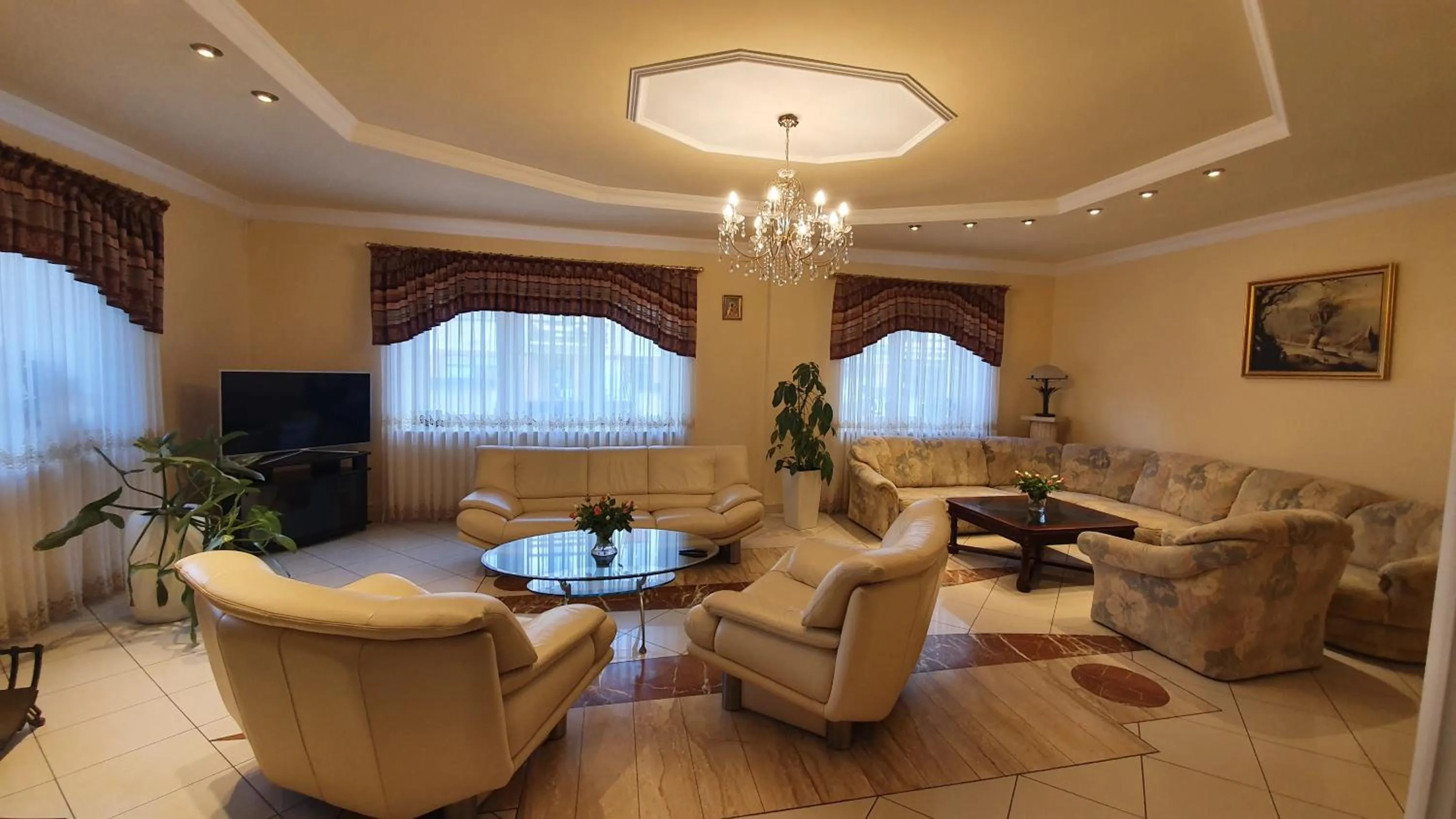 Communal lounge/ TV room in BTHouse, Pokoje Gościnne