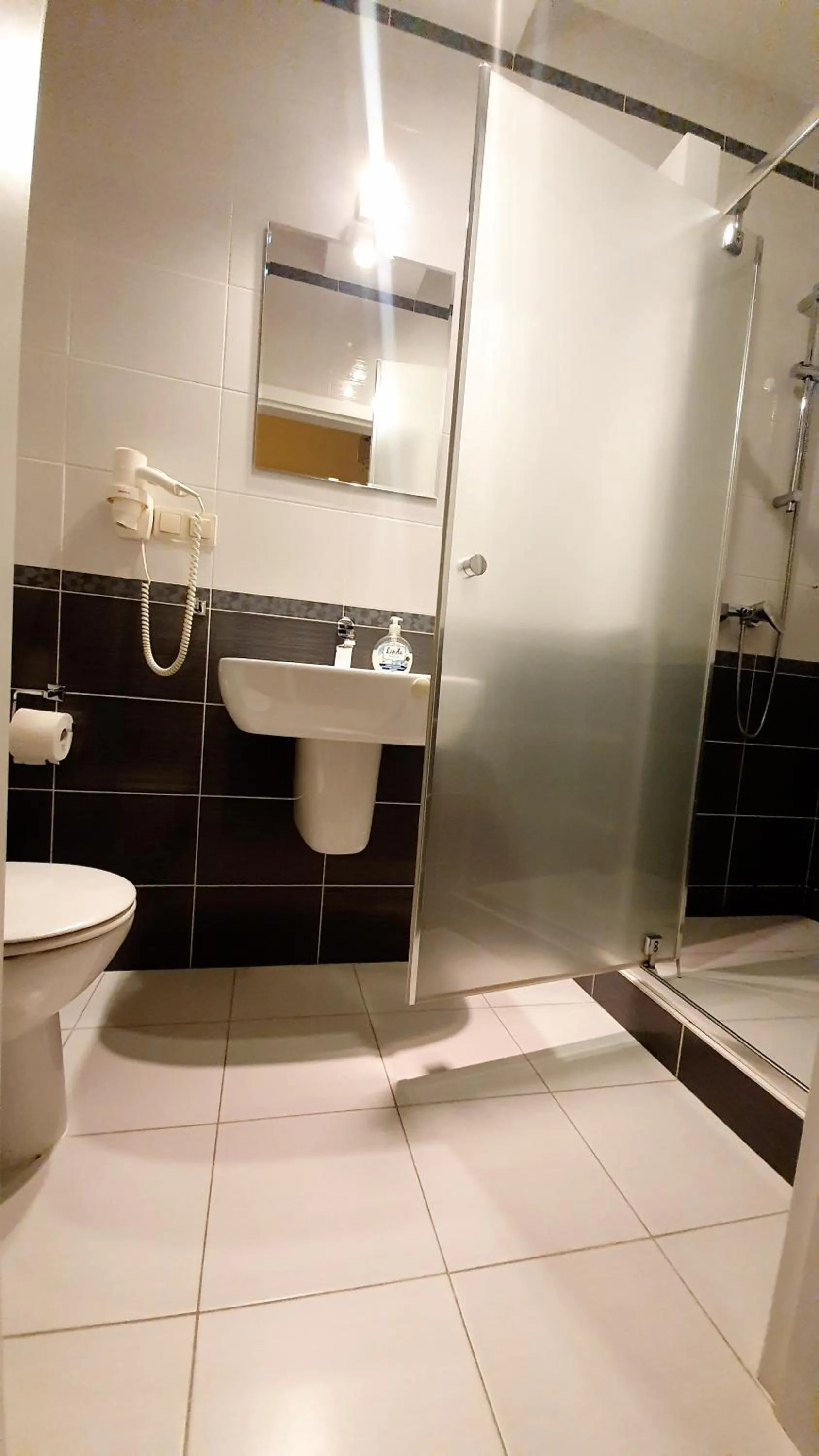 Bathroom in BTHouse, Pokoje Gościnne