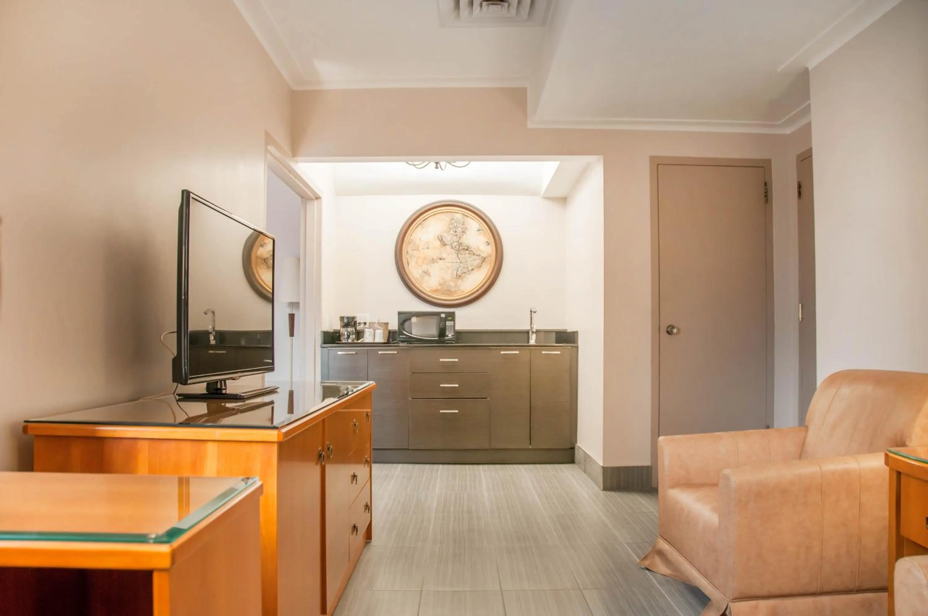 TV and multimedia in Empire Suites