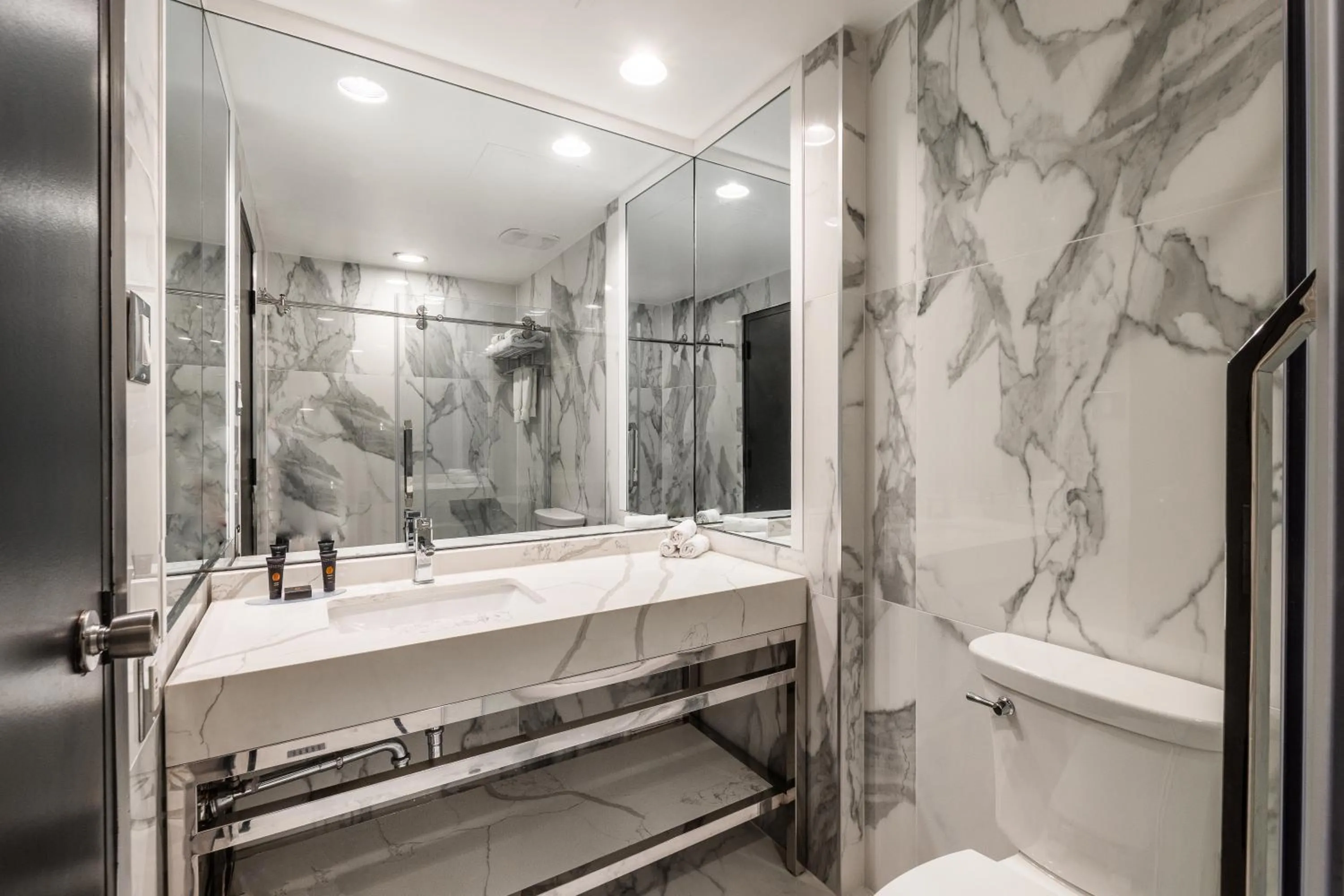 Bathroom in Empire Suites