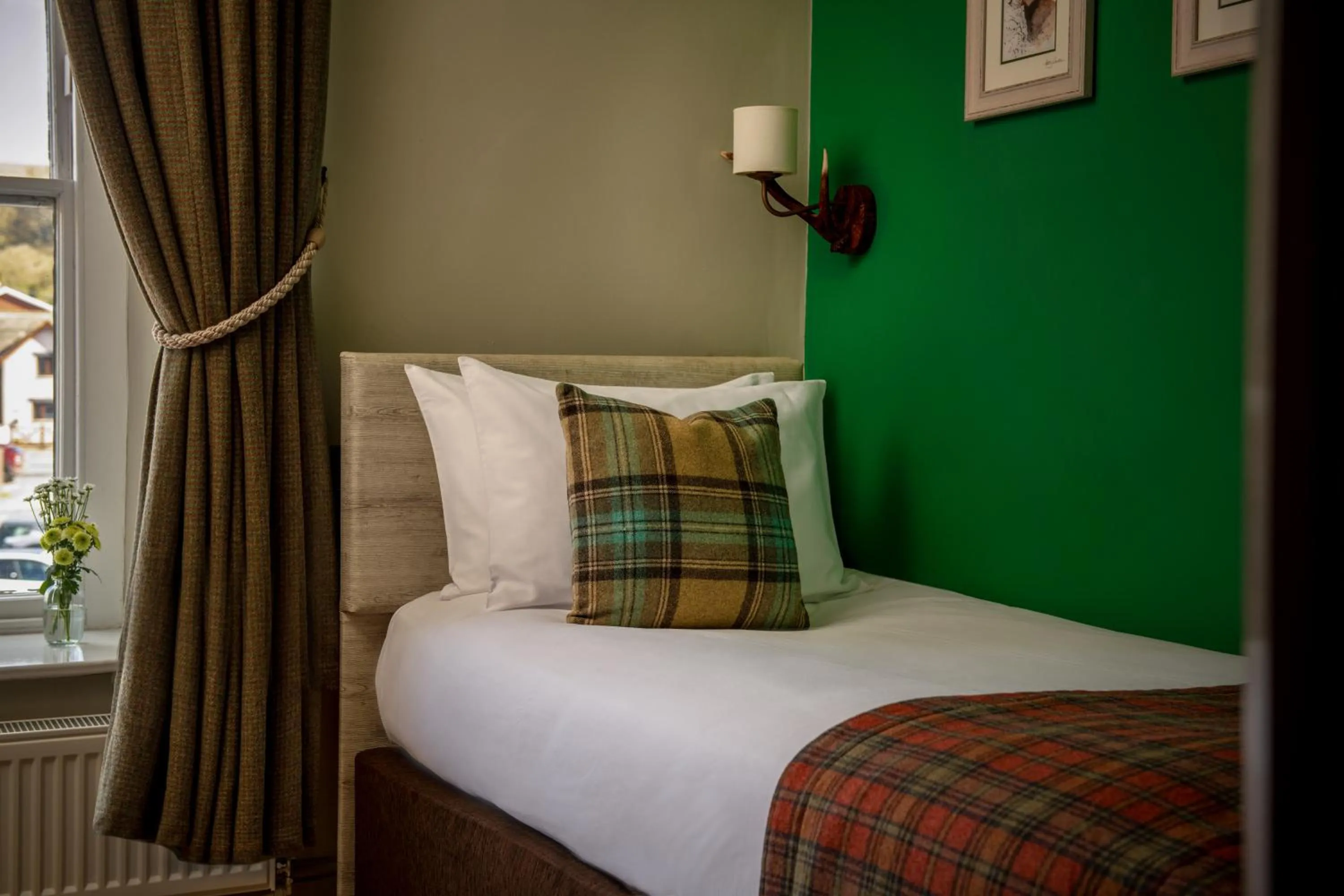 Bed in The Crown Inn Pooley Bridge