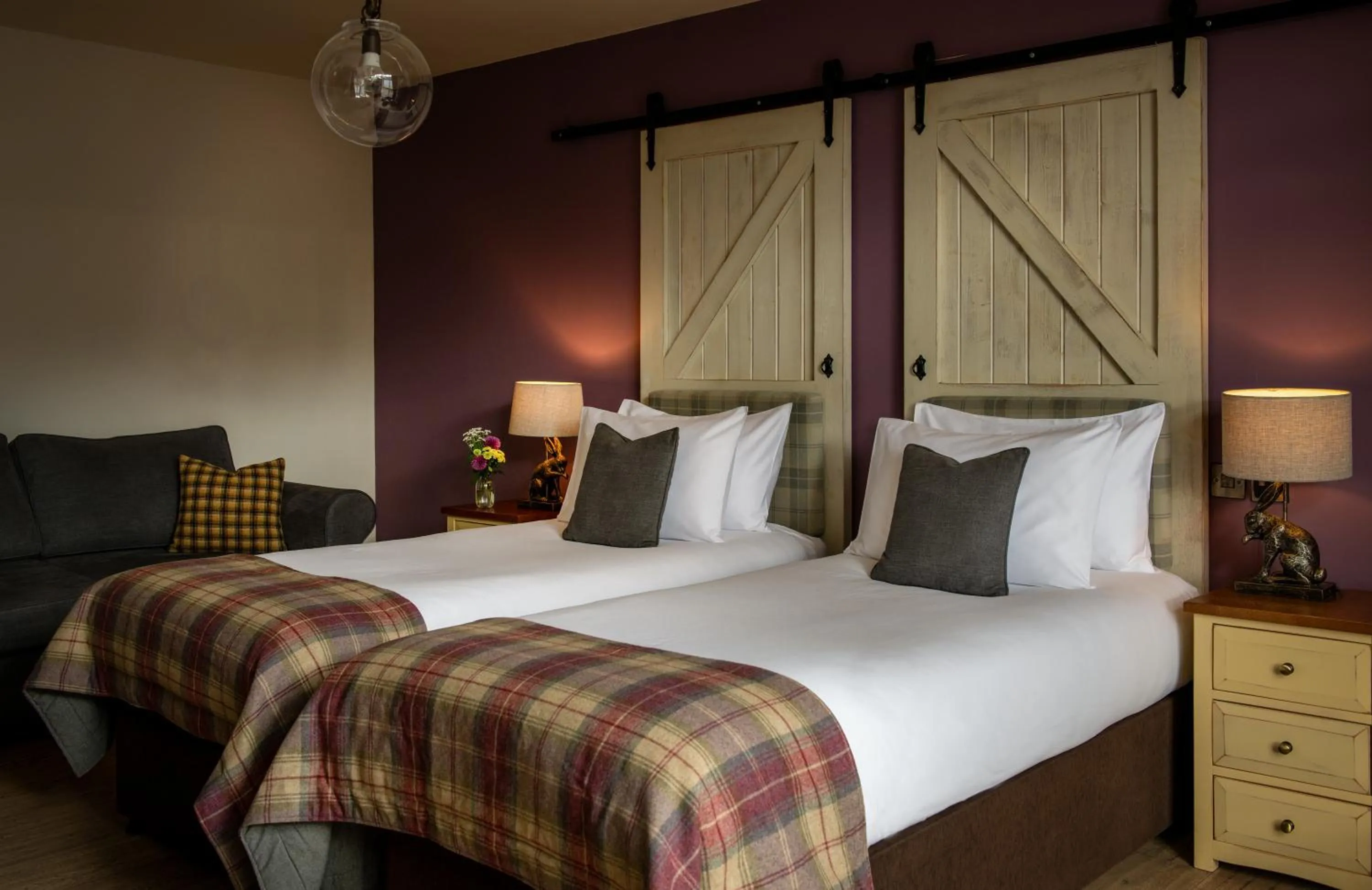 Bedroom, Bed in The Crown Inn Pooley Bridge