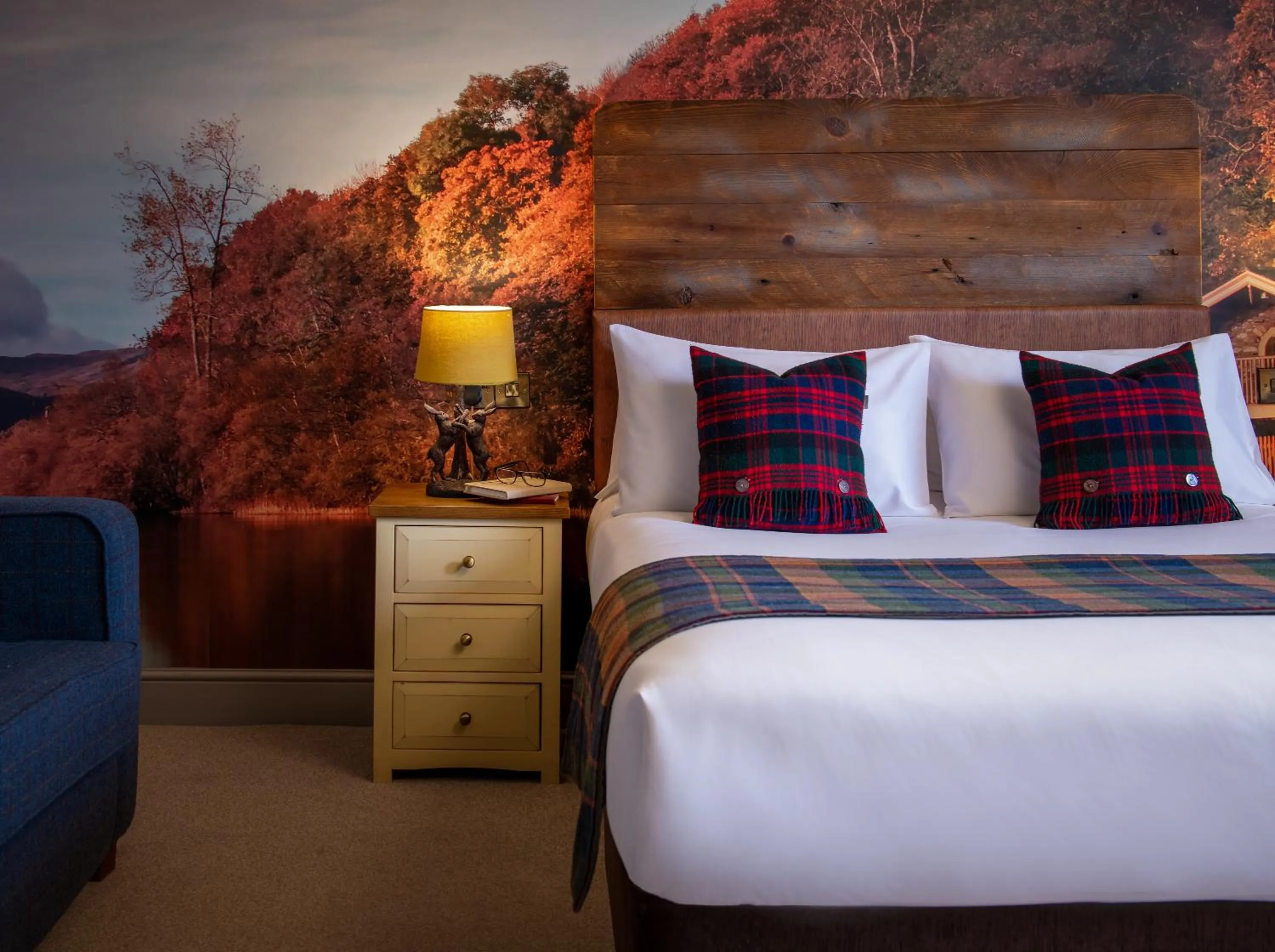 Bedroom, Bed in The Crown Inn Pooley Bridge