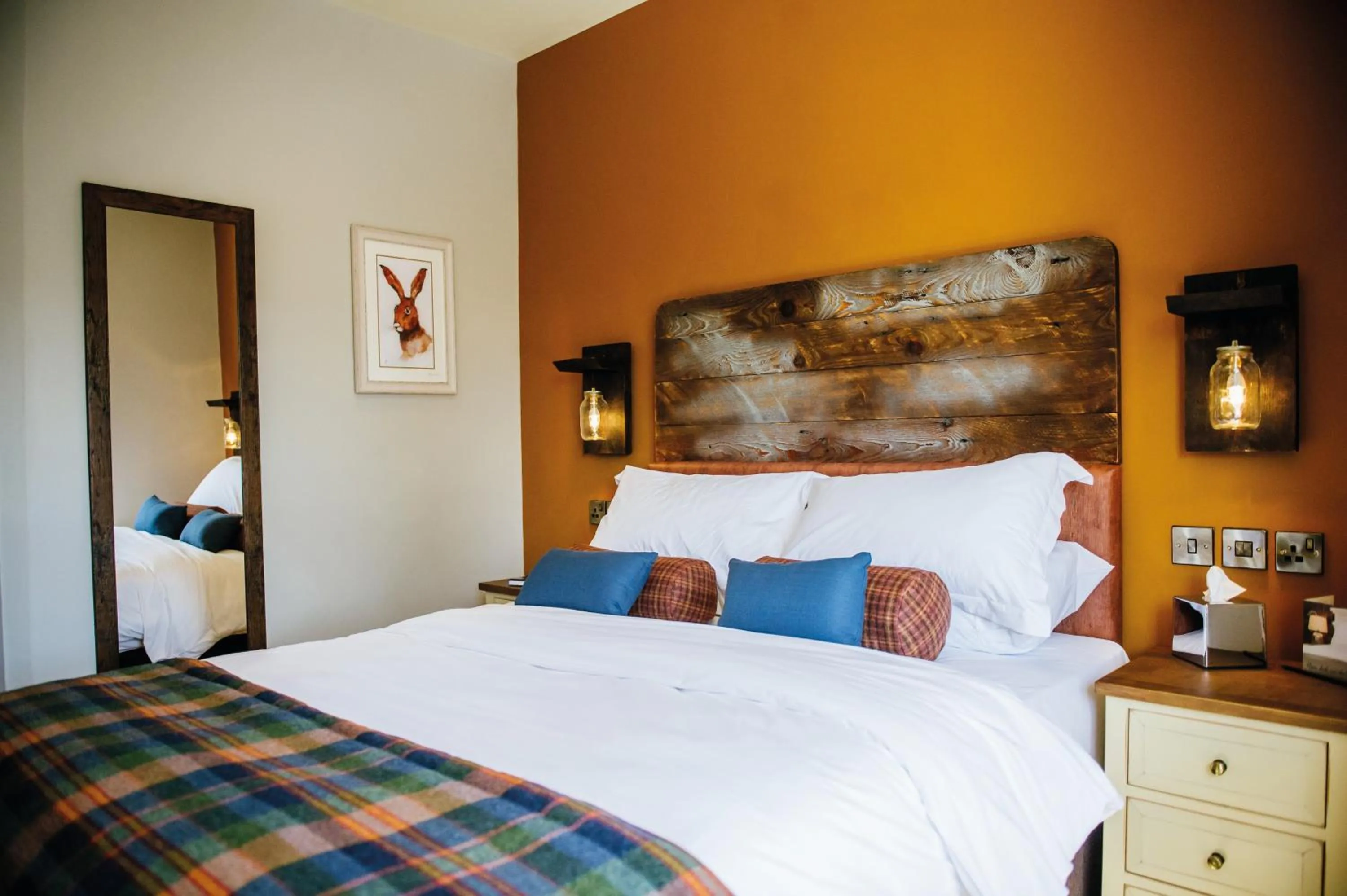 Bedroom, Bed in The Crown Inn Pooley Bridge