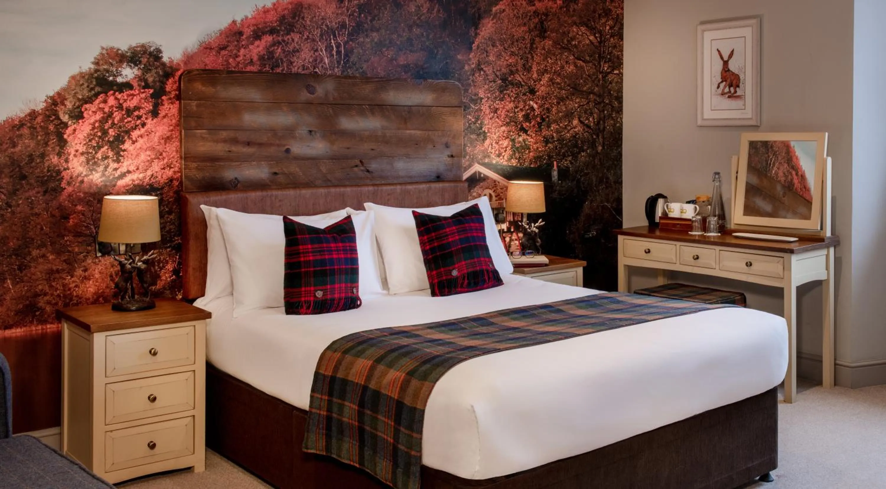 Bedroom, Bed in The Crown Inn Pooley Bridge