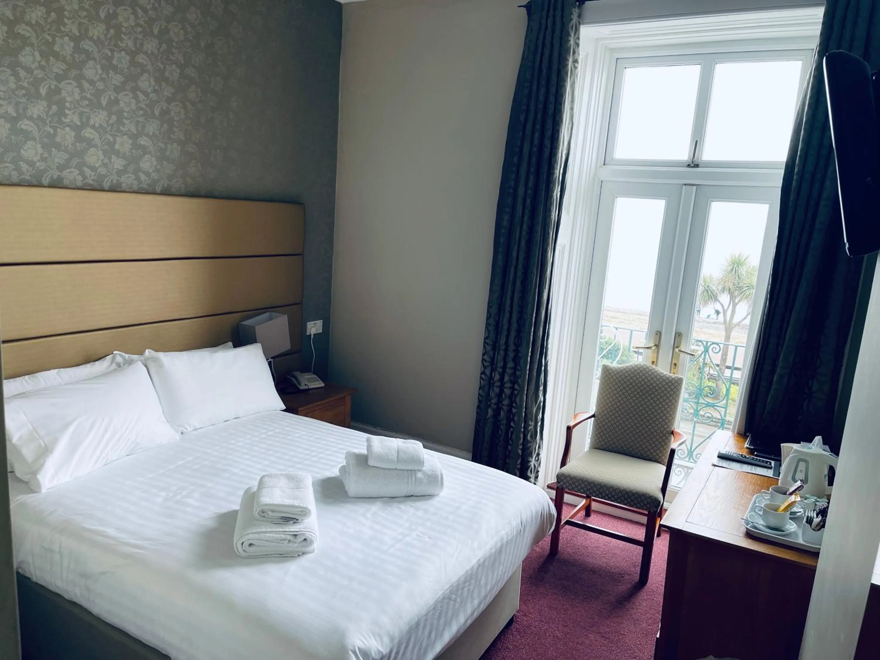 Bedroom, Bed in Merrion Hotel