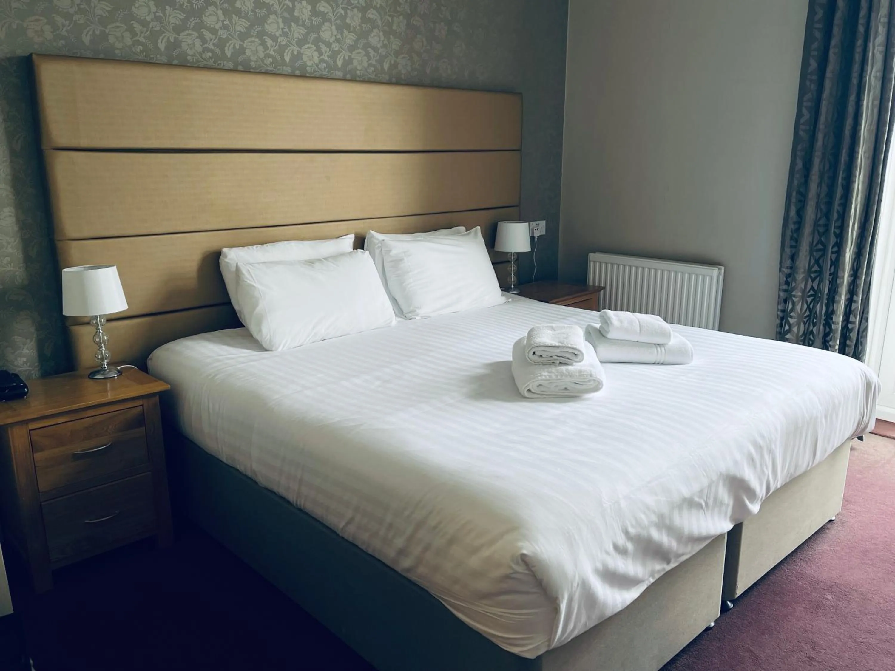 Bedroom, Bed in Merrion Hotel