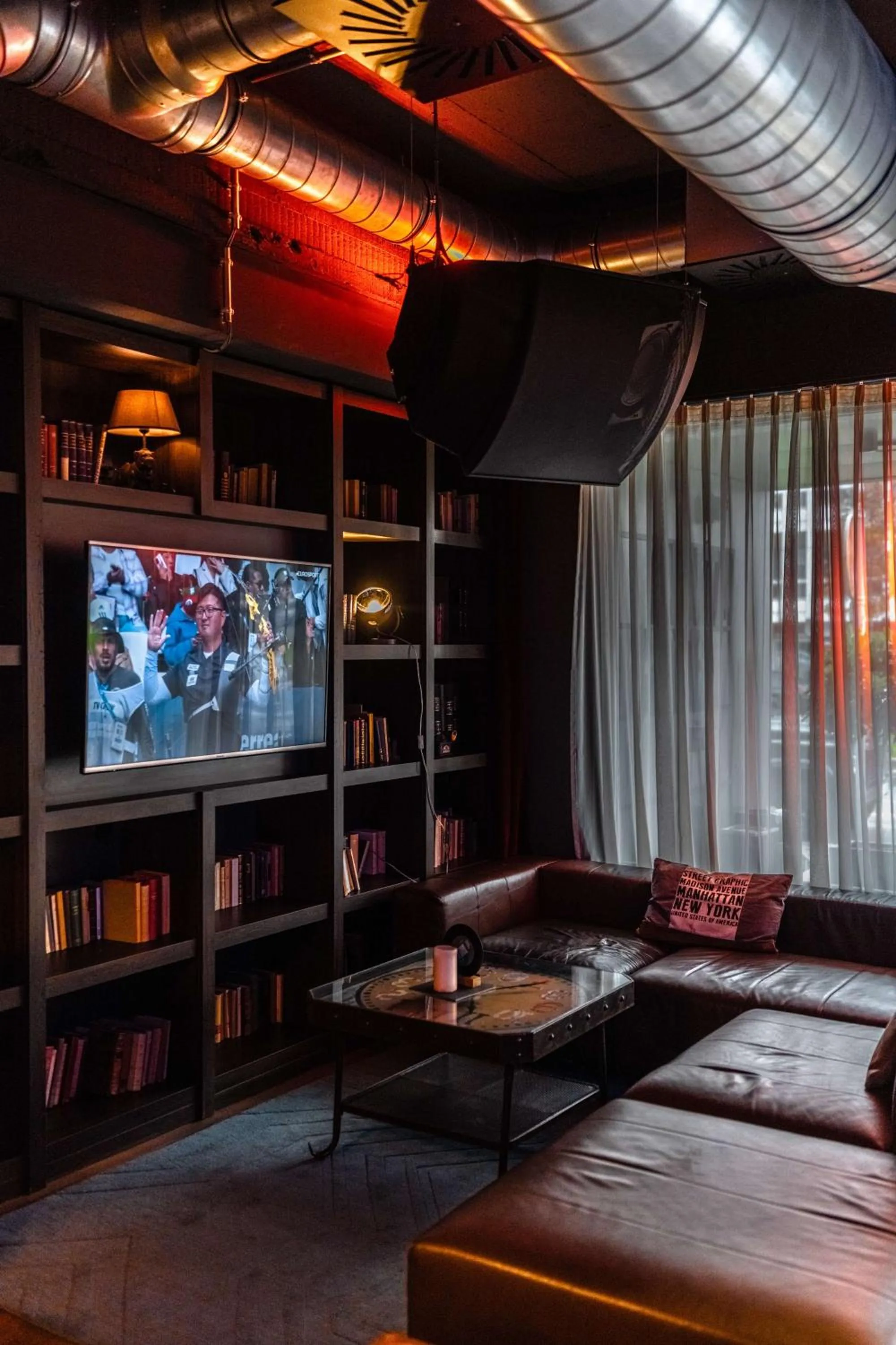 Lounge or bar, Bed in pentahotel Liège